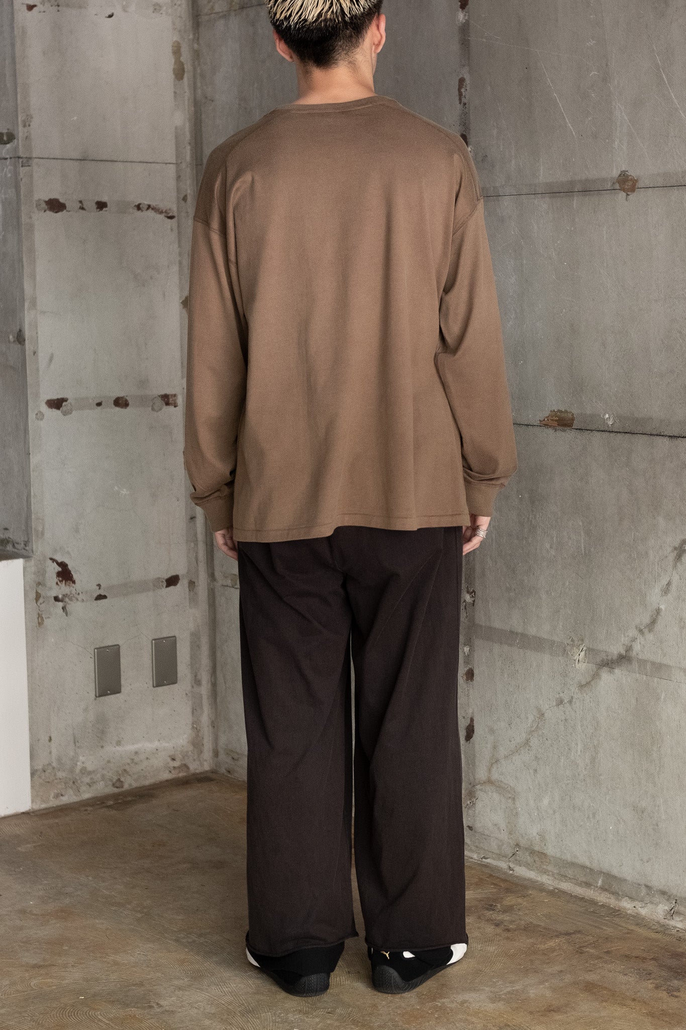 ANCELLM / UNEVENNESS LS T-SHIRT -BROWN