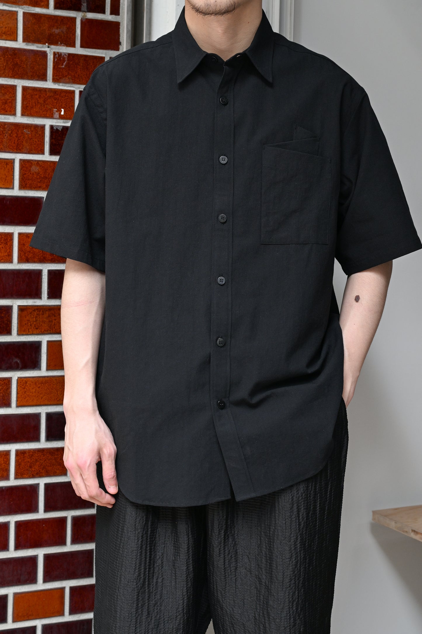WHOWHAT / ORIGAMI POCKET SHIRT<SHORT SLEEVE> -BLACK