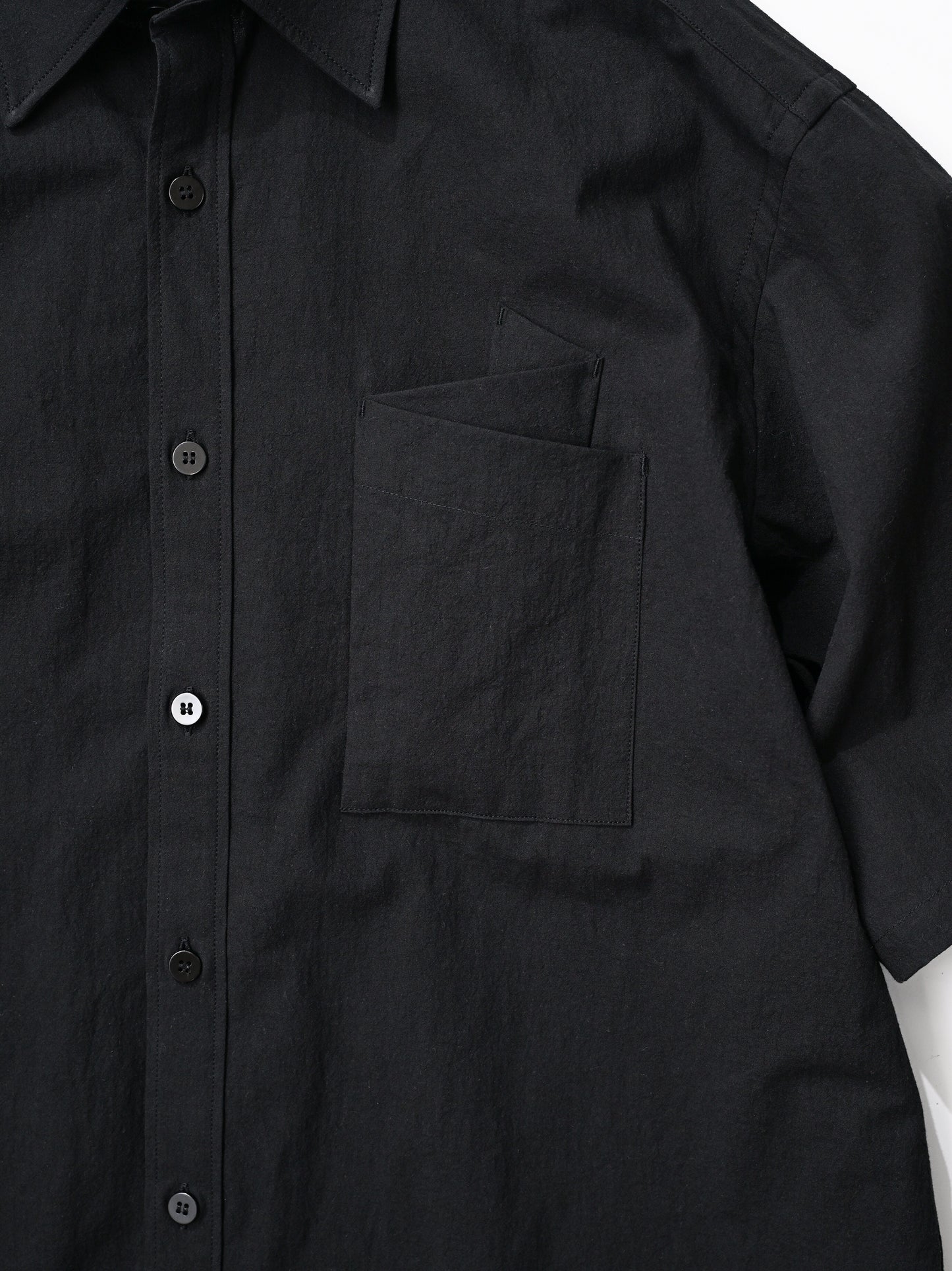 WHOWHAT / ORIGAMI POCKET SHIRT<SHORT SLEEVE> -BLACK