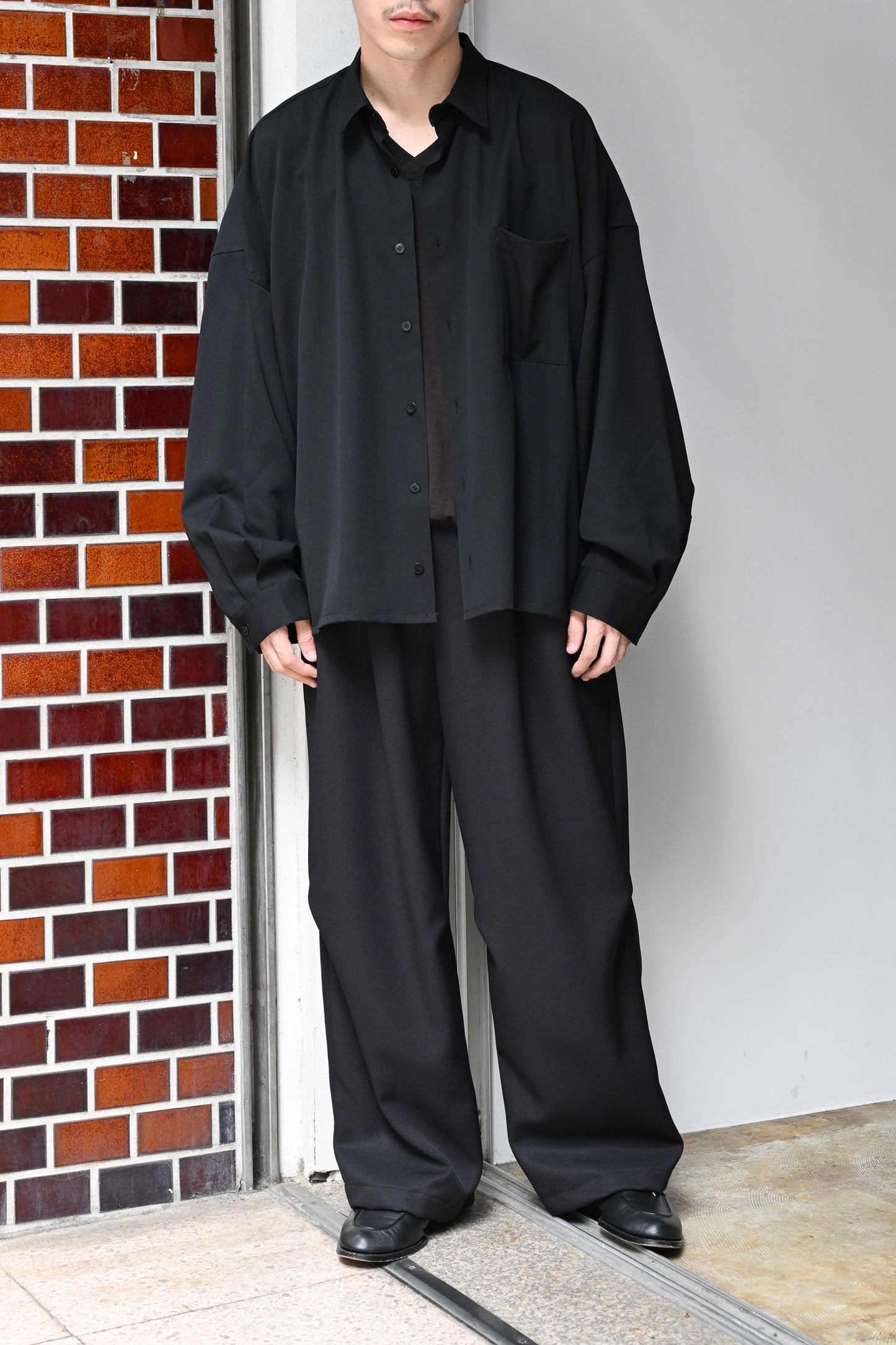 WHOWHAT / 5X SHIRT<SHORT LENGTH> -BLACK