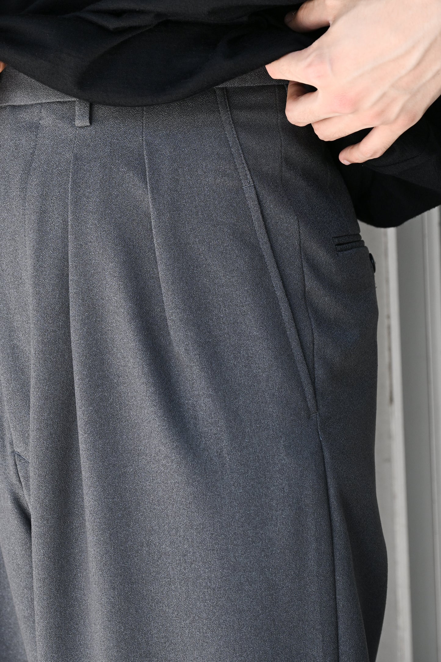M's braque / TUCKED BAGGY PANTS -CHARCOAL GREY