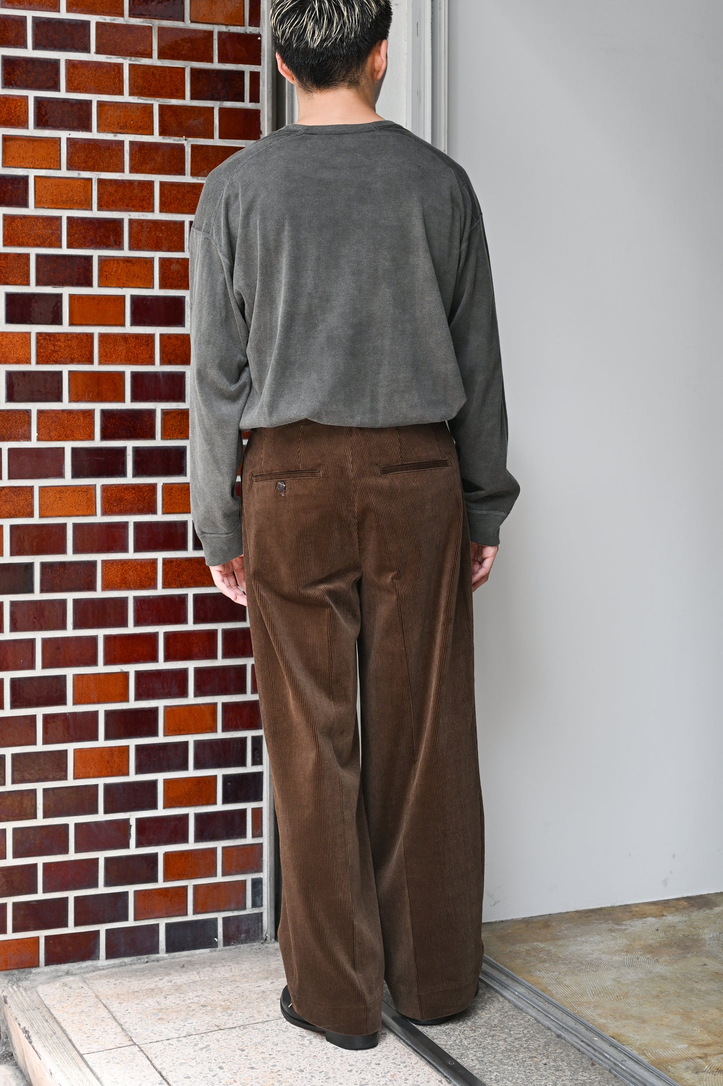 BISOWN / CORDUROY 2TUCK WIDE TROUSERS - BROWN
