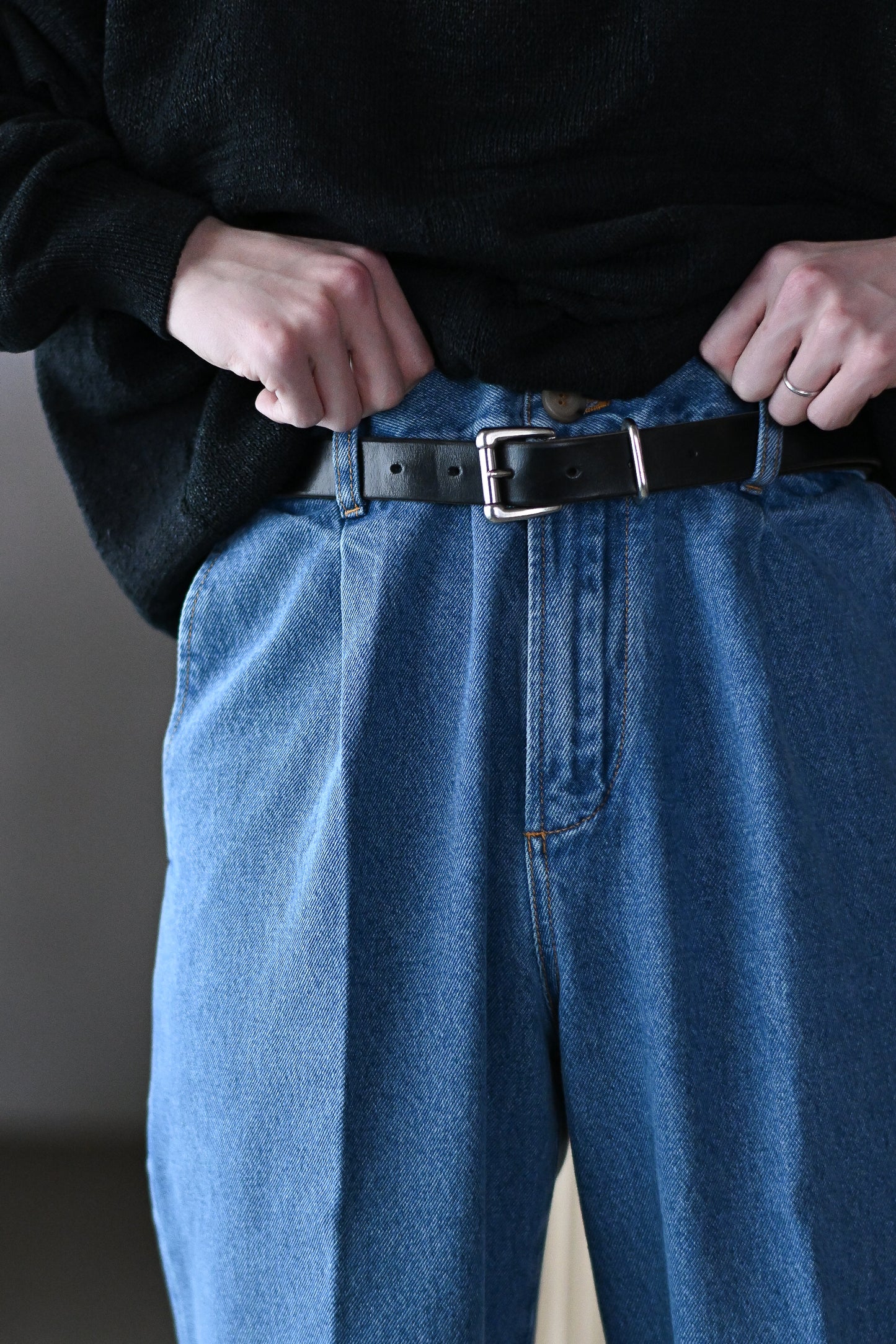 Cristaseya / BLEACHED DENIM PLEATED TROUSERS -Bleached denim