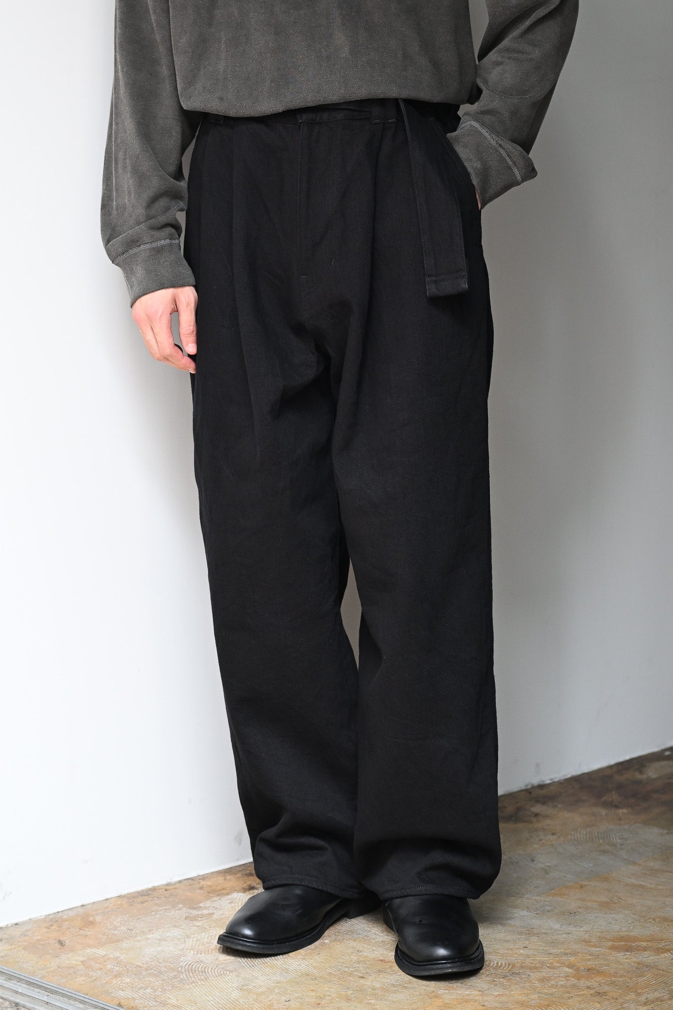 barbell object / belted pt -BLACK