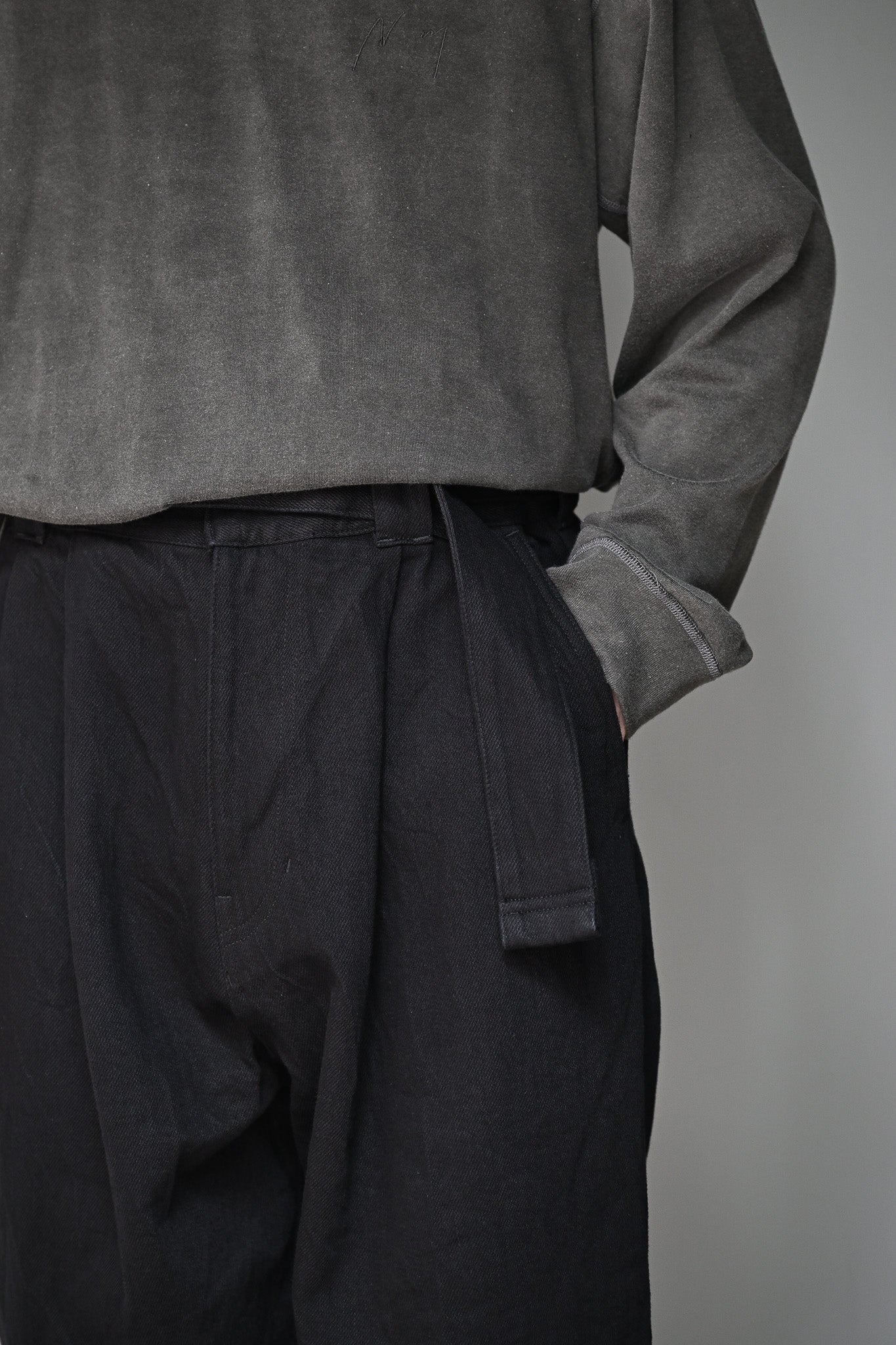 barbell object / belted pt -BLACK