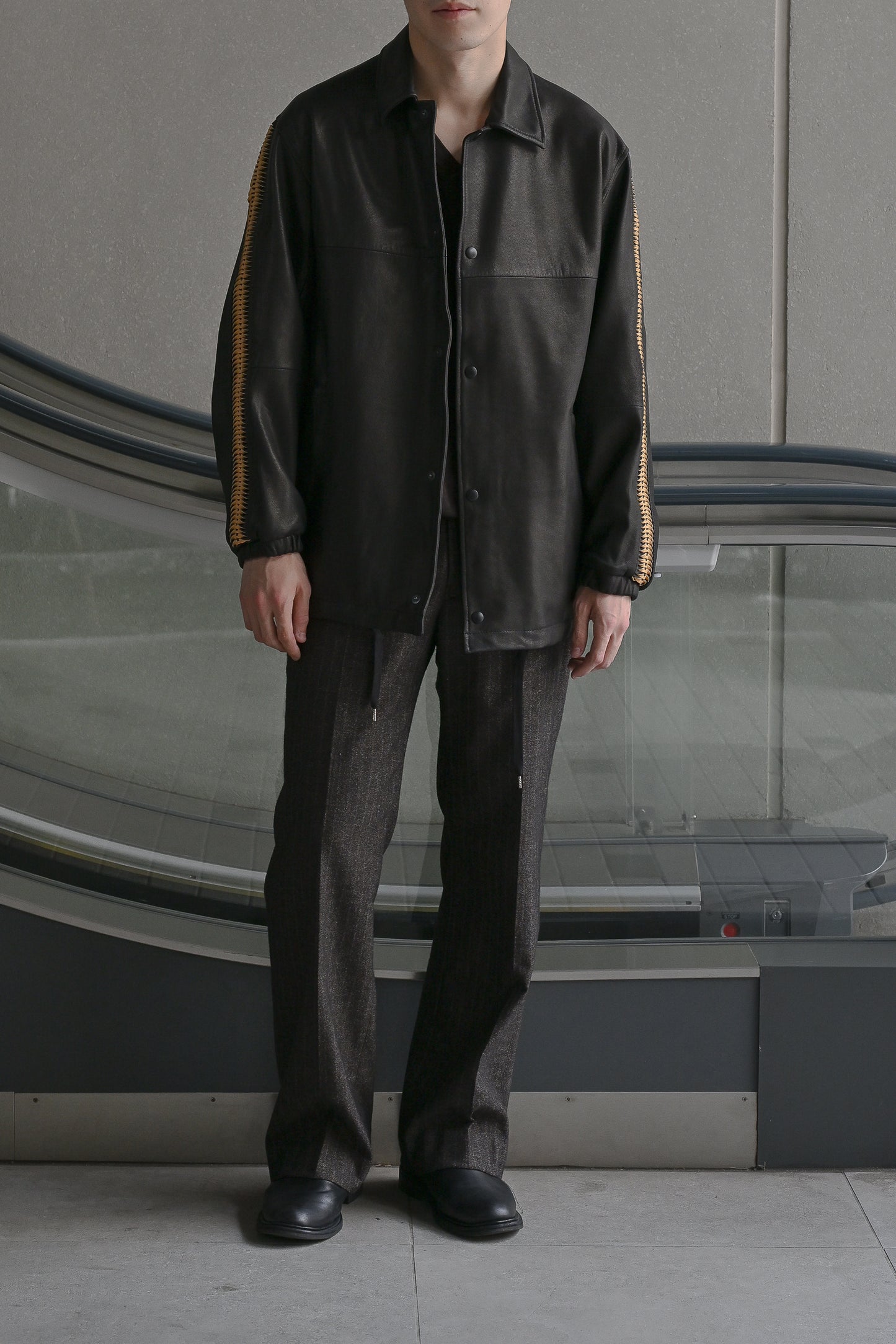 WHOWHAT / LEATHER SHARK COACH JACKET -BLACK