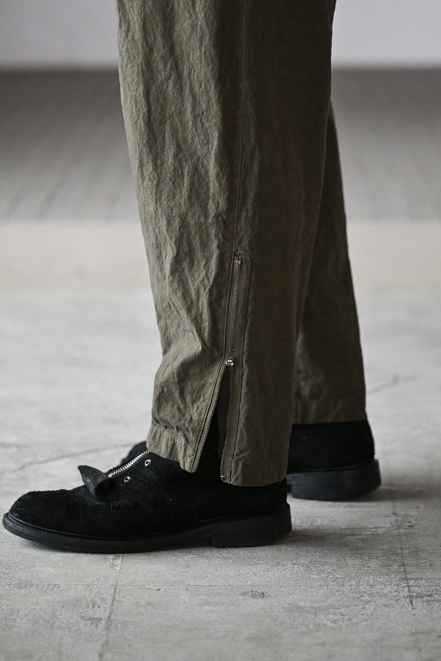 barbell object / zipper pt -KHAKI