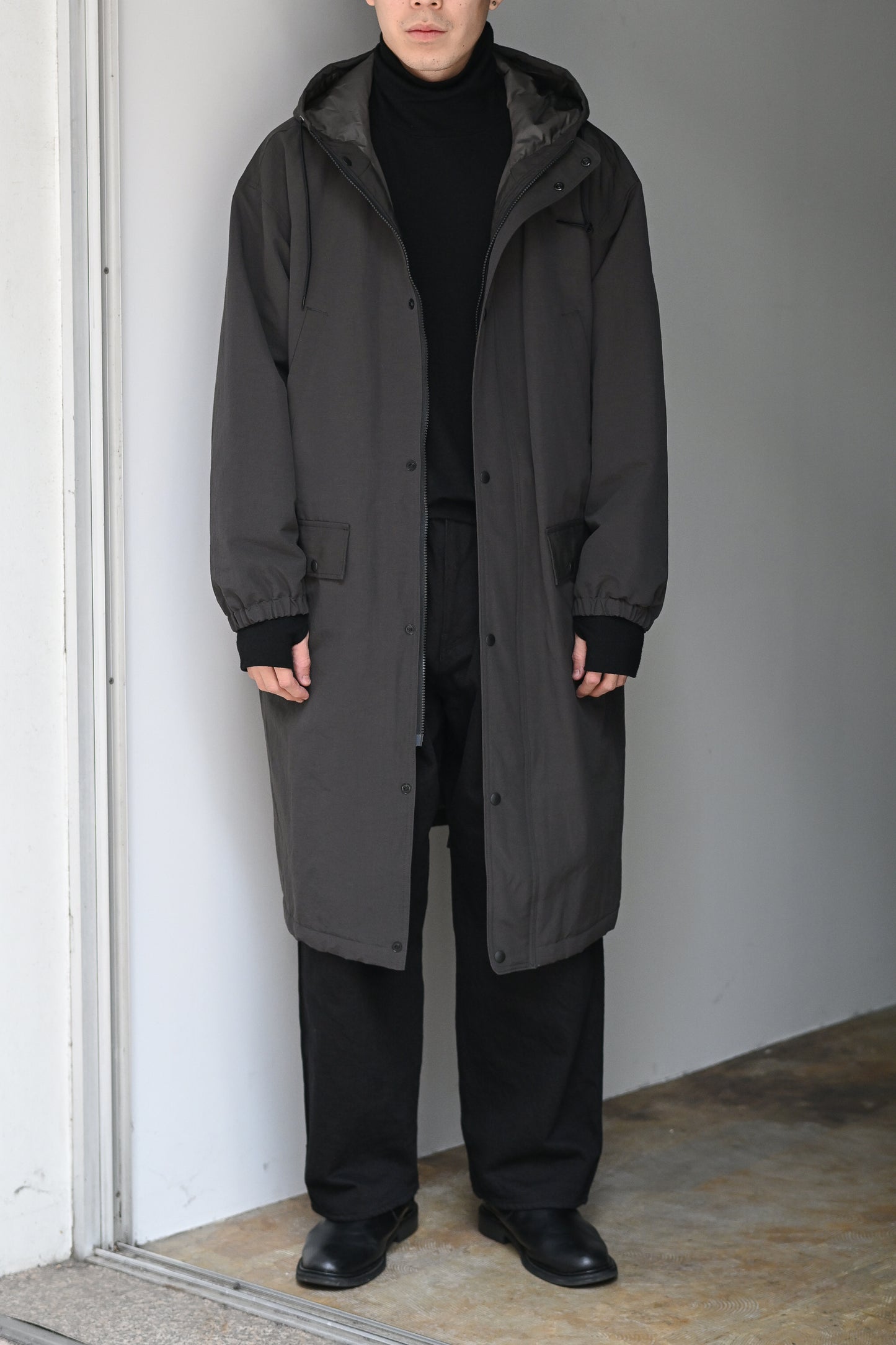 barbell object / padded coat -BLACK