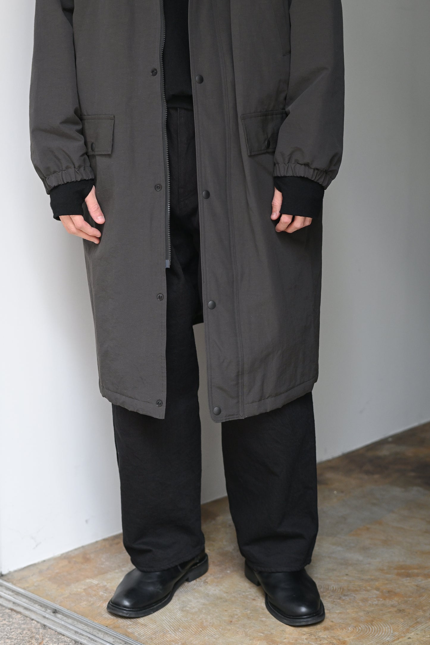 barbell object / padded coat -BLACK