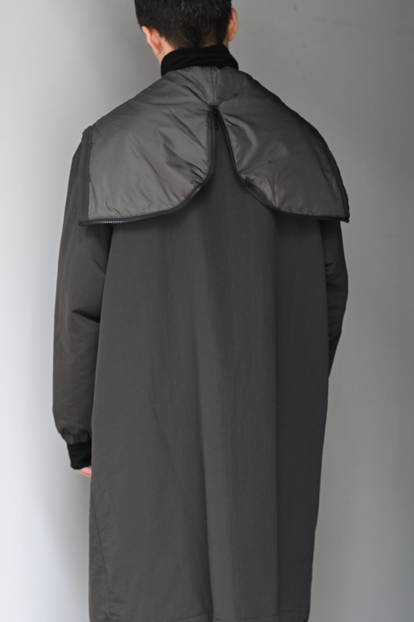 barbell object / padded coat -BLACK