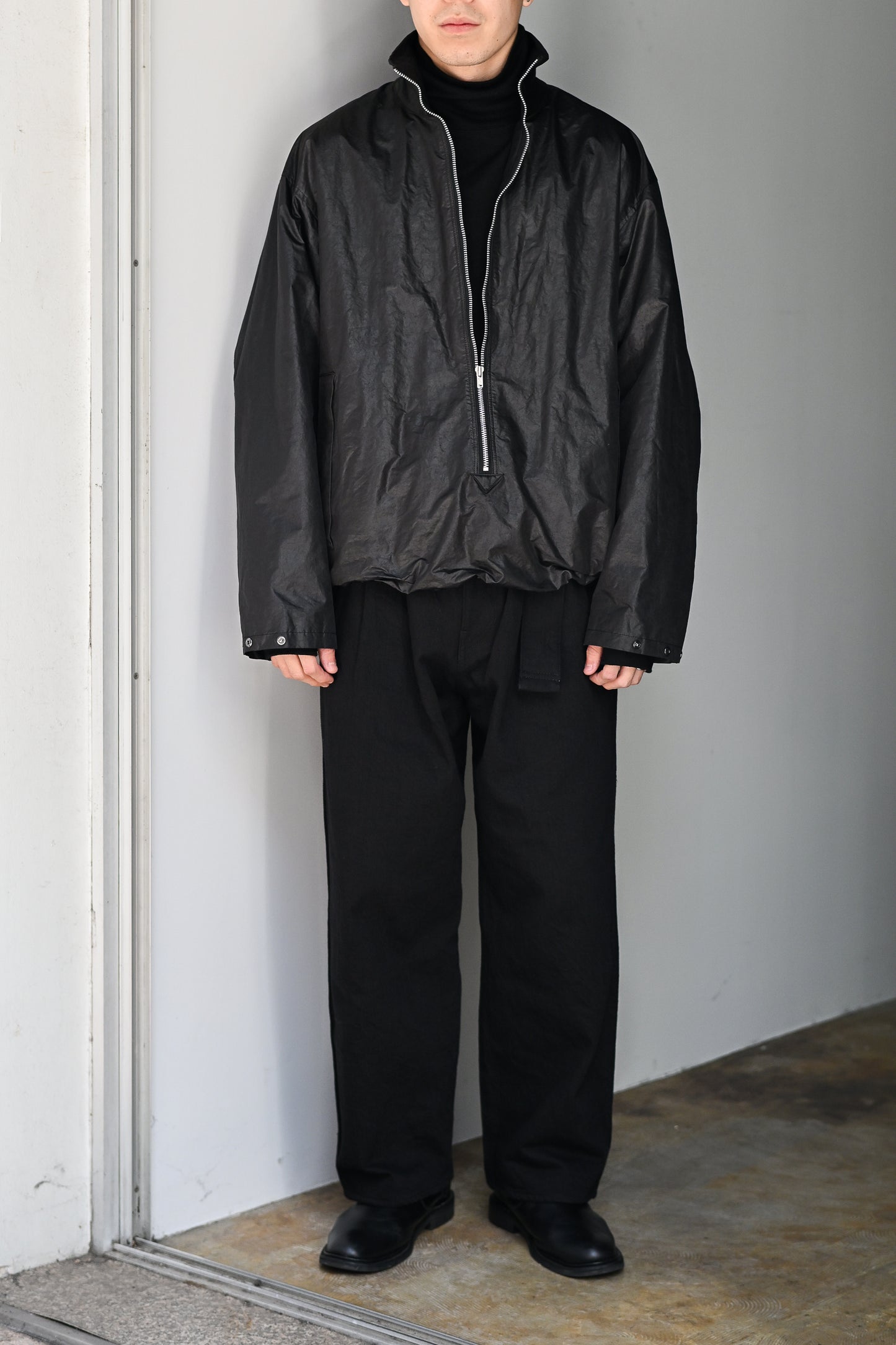 barbell object / t hn top -BLACK