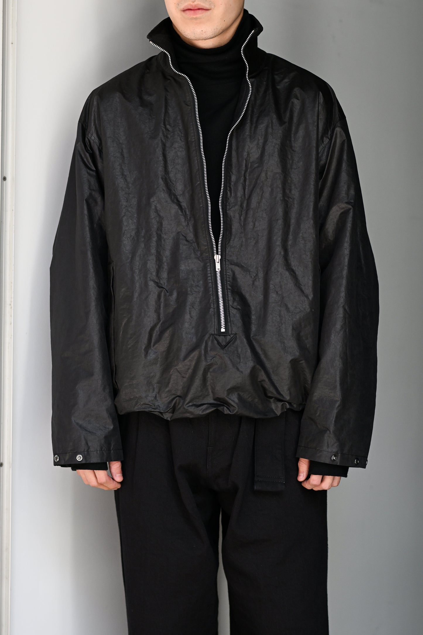 barbell object / t hn top -BLACK