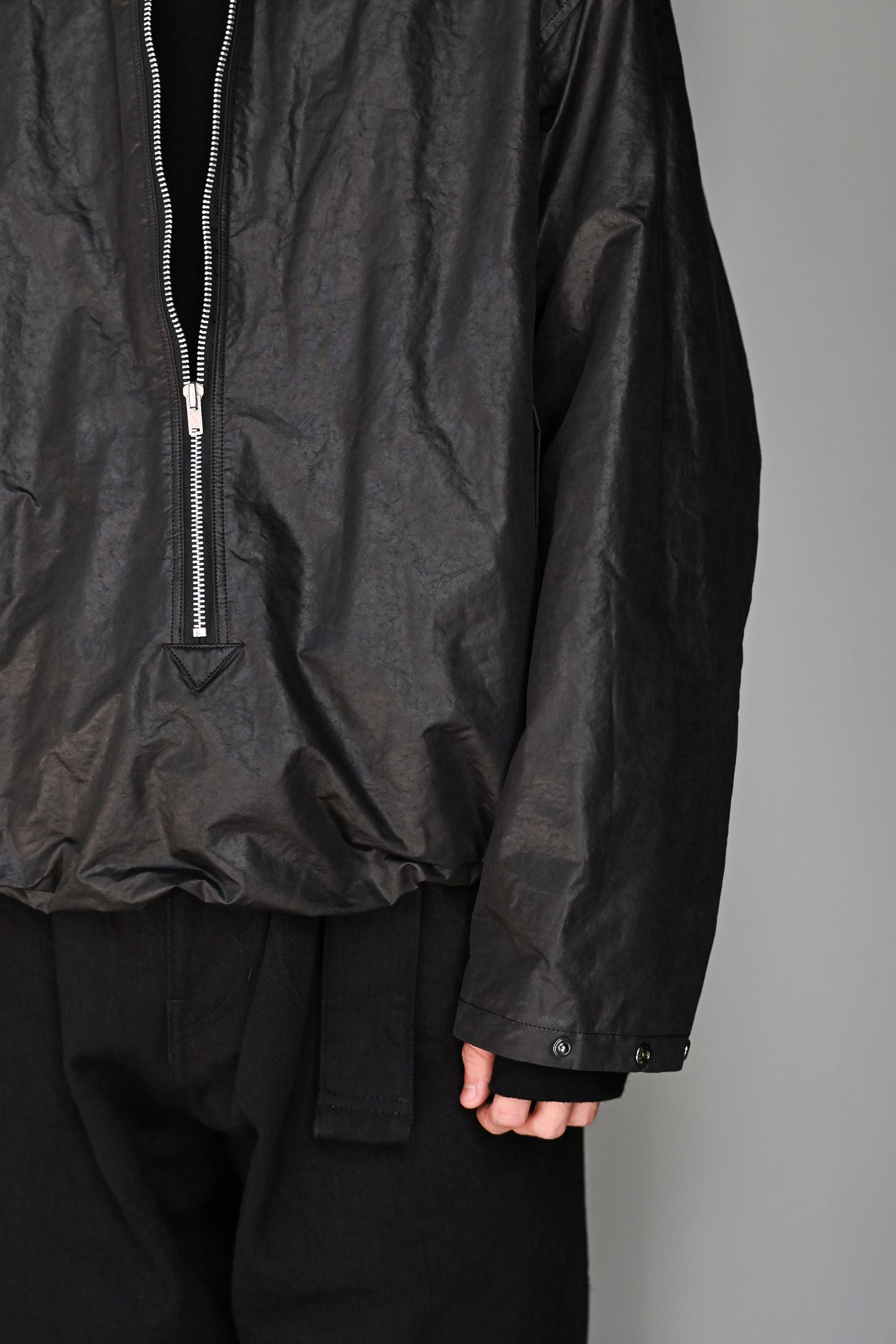 barbell object / t hn top -BLACK
