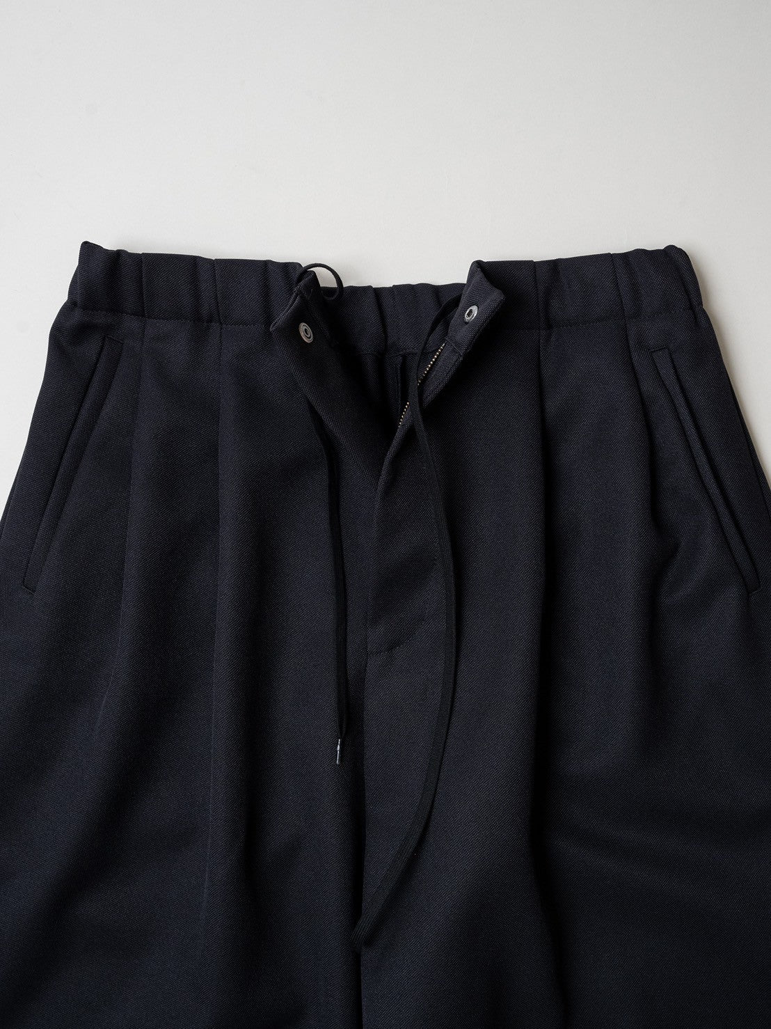 Antwort / DRAPE TUCK PANTS - BLACK
