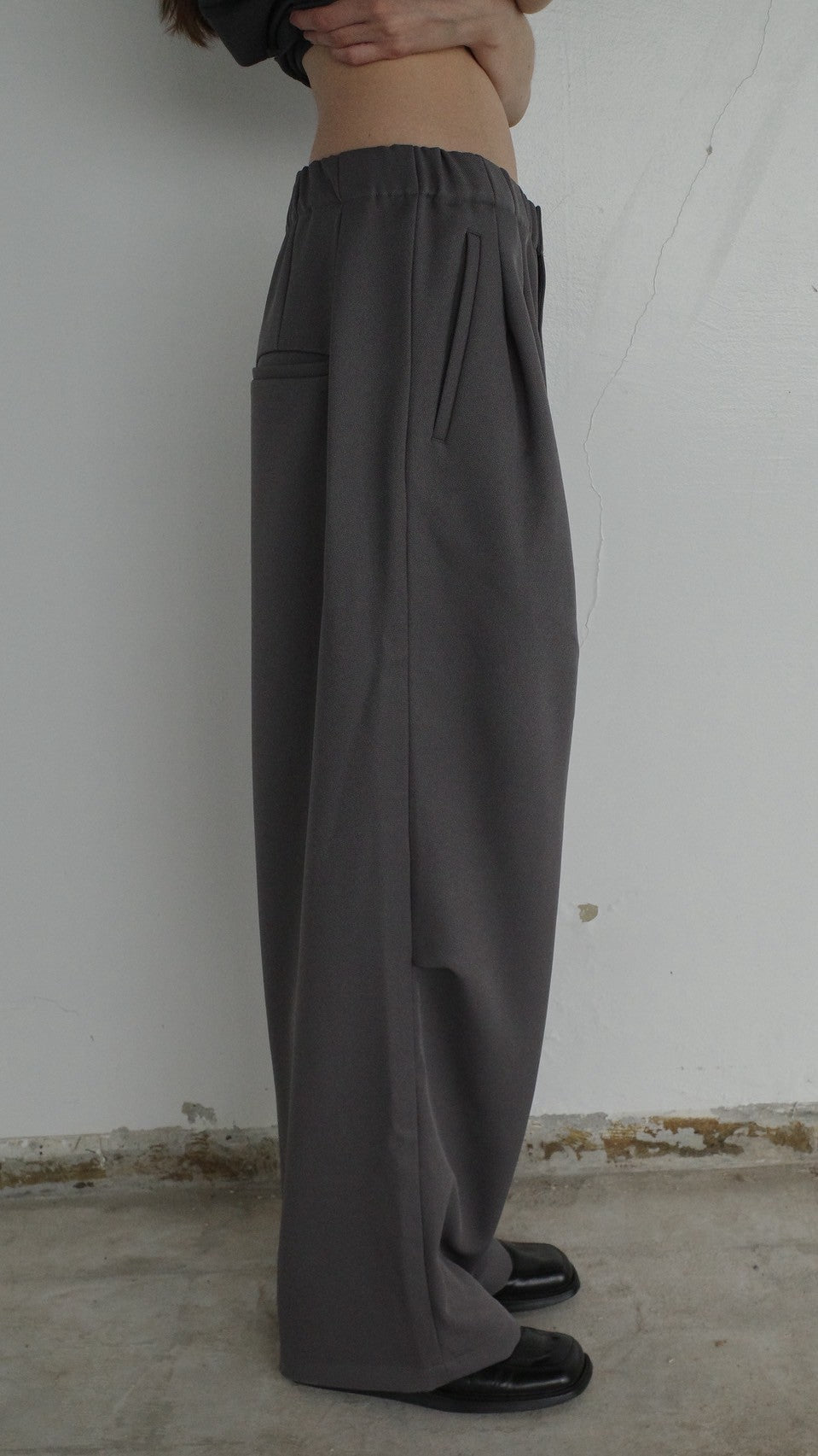 Antwort / DRAPE TUCK PANTS - GREY