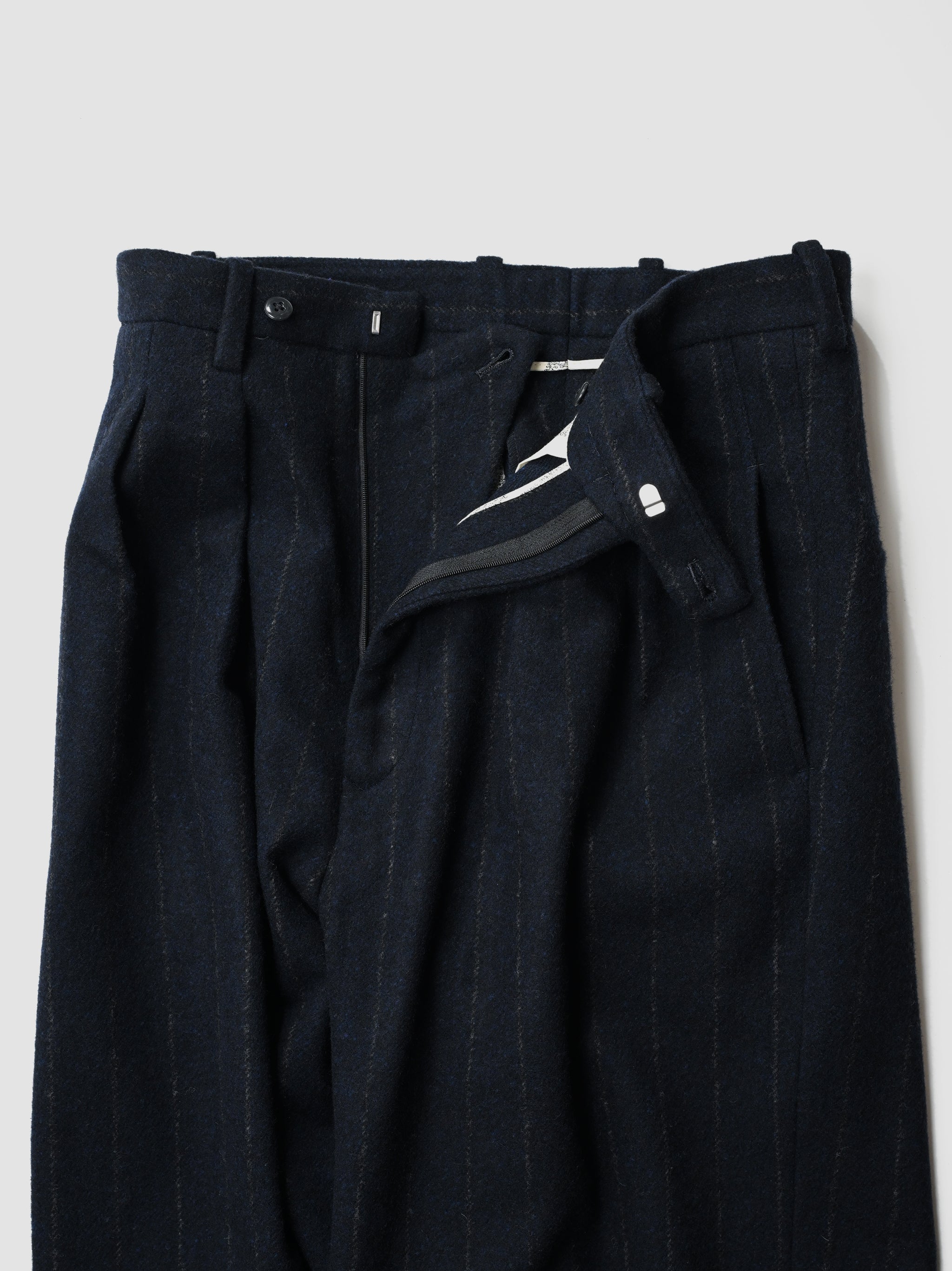 【新品】エムズブラック tucked baggy pants m's braque(エムズ ブラック) / TUCKED BAGGY PANTS Navy Stripe