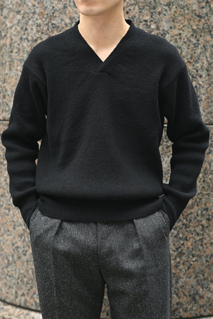 Slopeslow / cross V neck sweater -BLACK