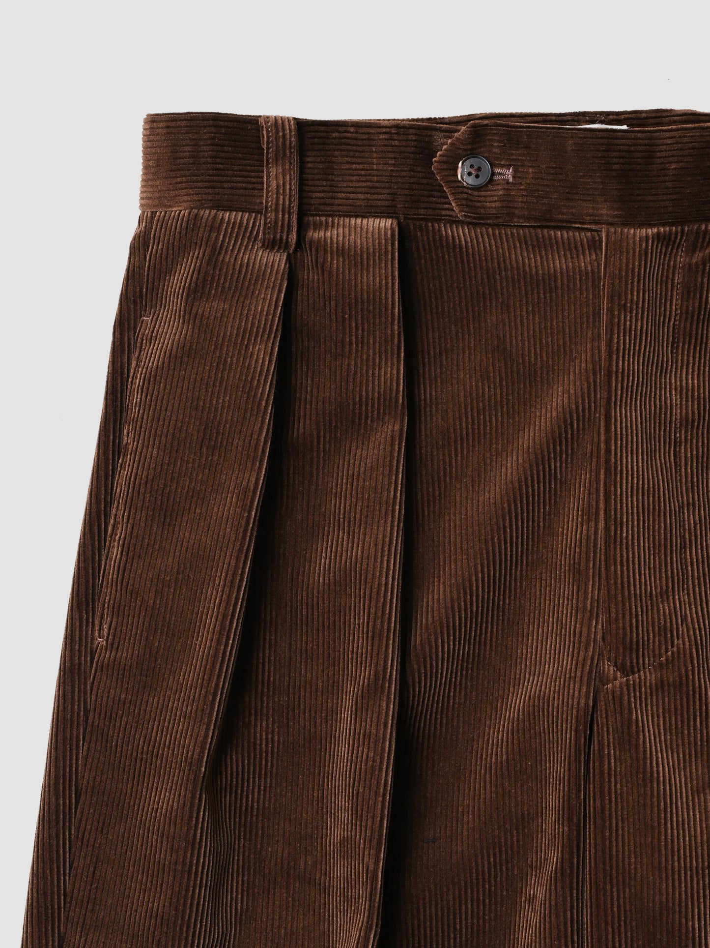BISOWN / CORDUROY 2TUCK WIDE TROUSERS - BROWN