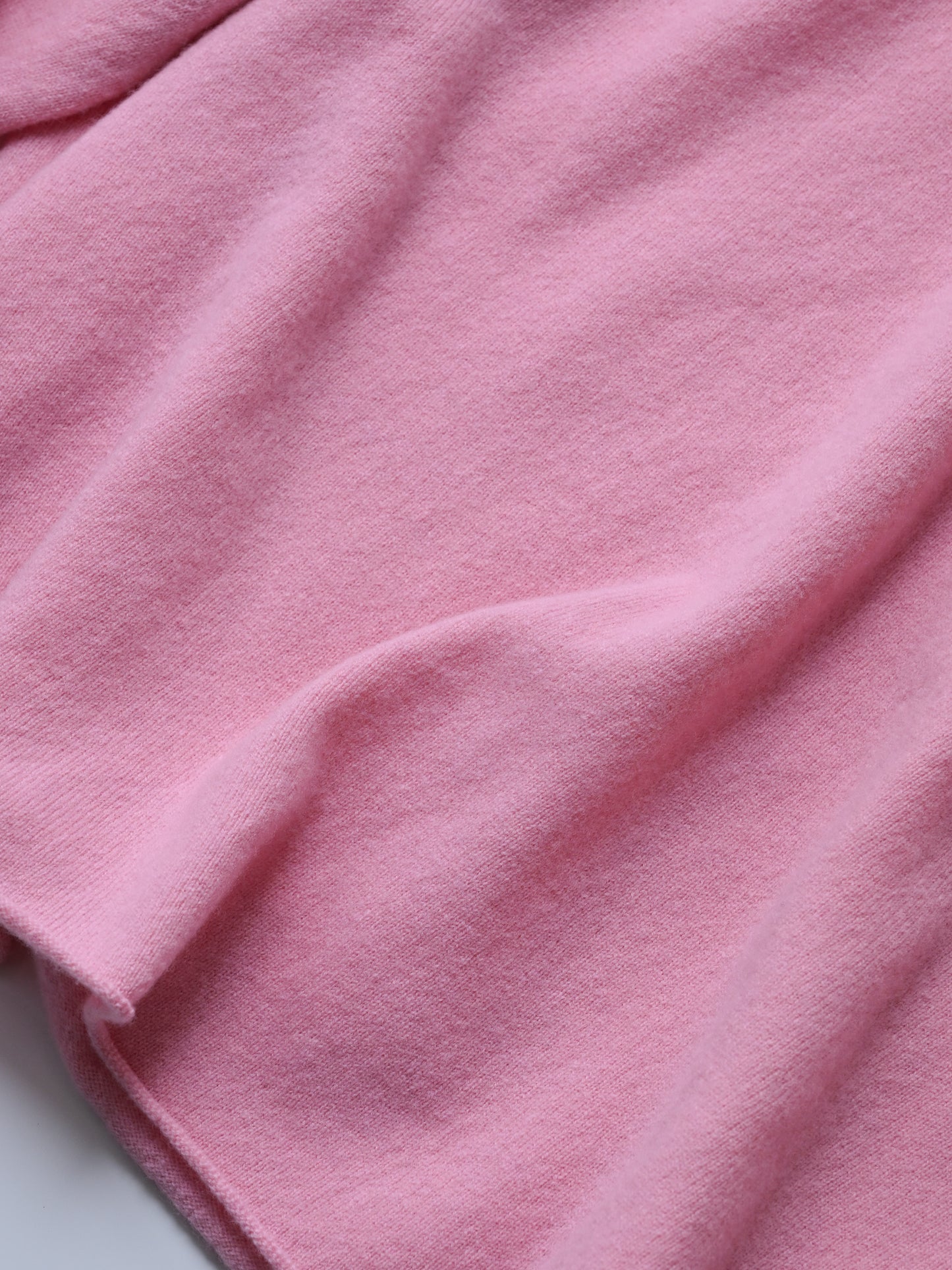 A MACHINE / Raw Edge Sweater in imitation of "Rudi Genreich-1966-Vinyl Mini Dress" -PINK