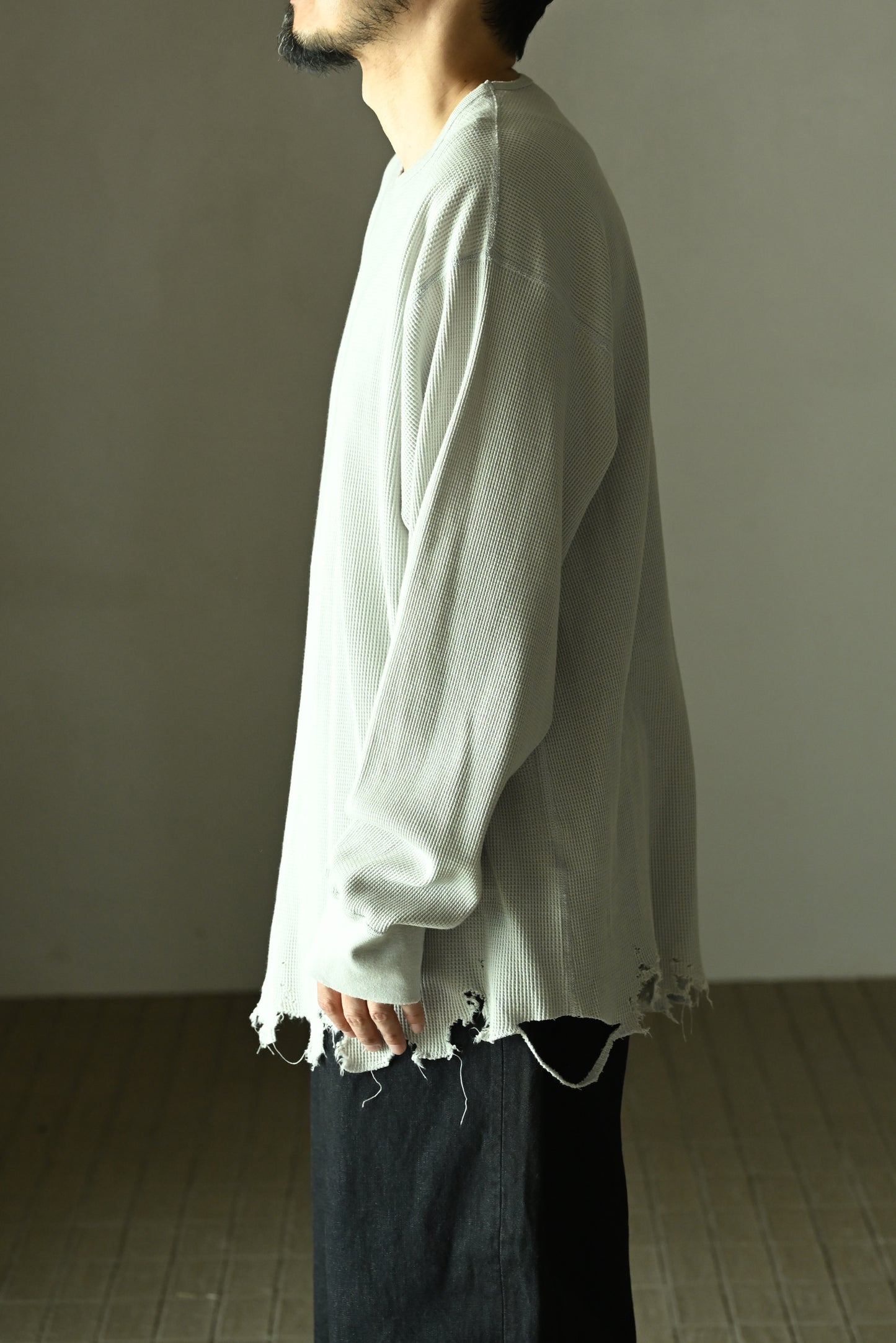 ANCELLM / DAMAGE WAFFLE CREW LS -GREIGE