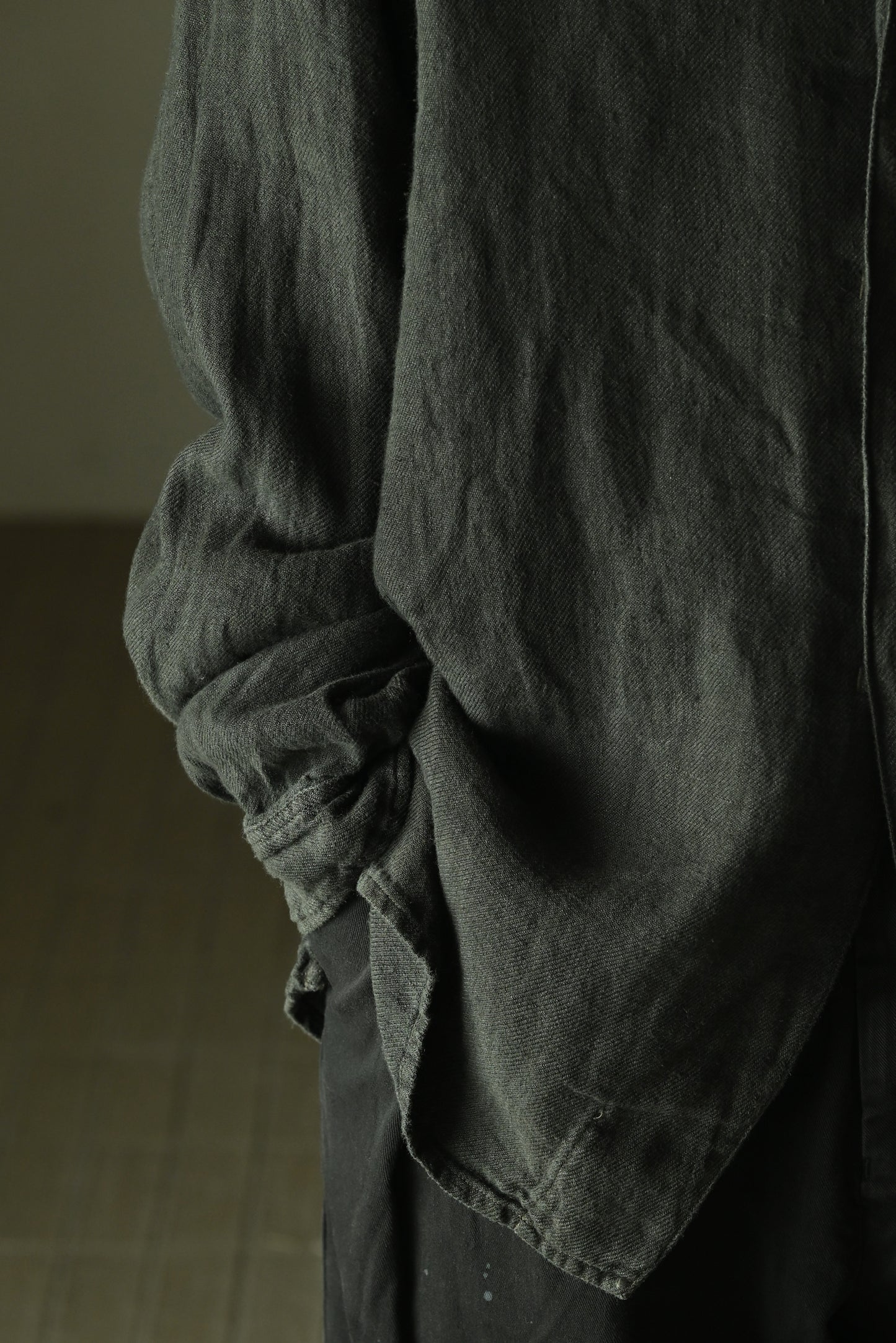 ANCELLM / AGING LINEN CROSS-LINE SHIRT -BLACK