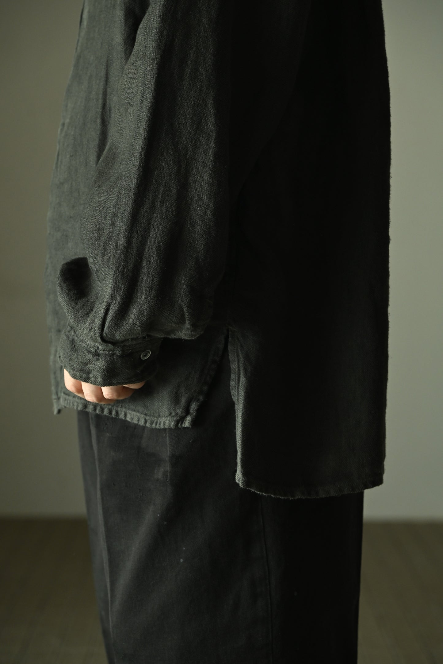 ANCELLM / AGING LINEN CROSS-LINE SHIRT -BLACK