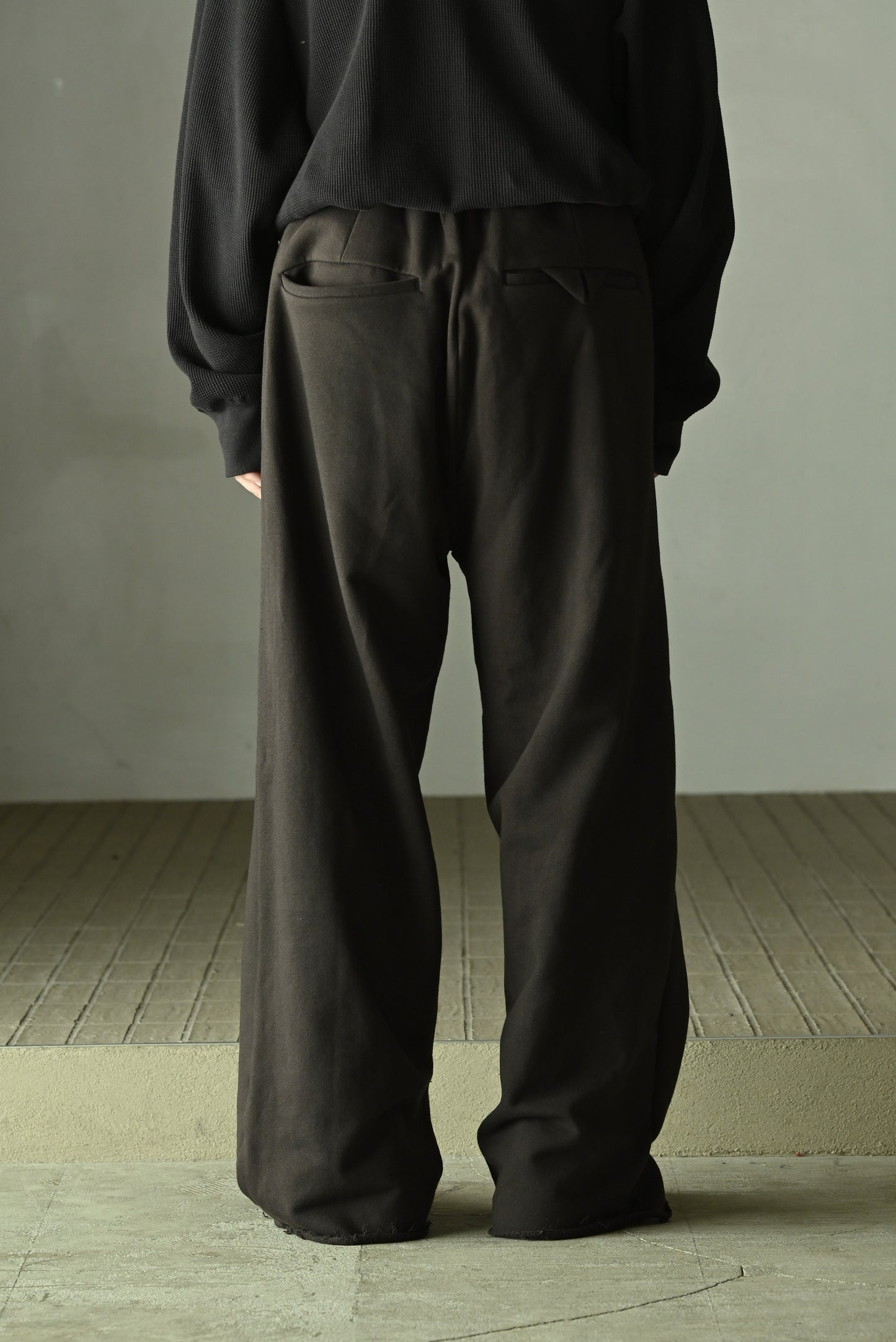 ANCELLM / SWEAT SLACKS -BROWN