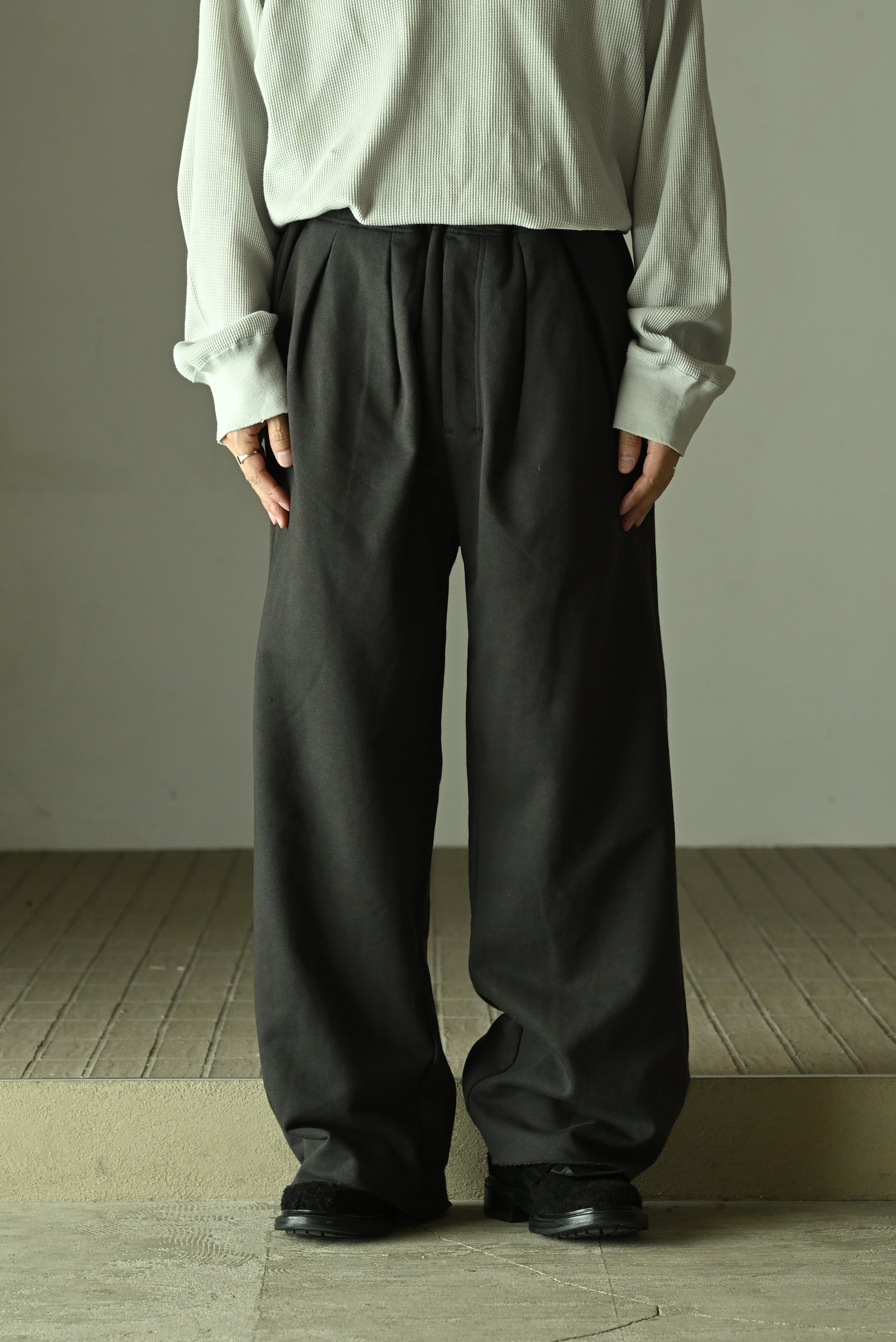 ANCELLM / SWEAT SLACKS -CHARCOAL