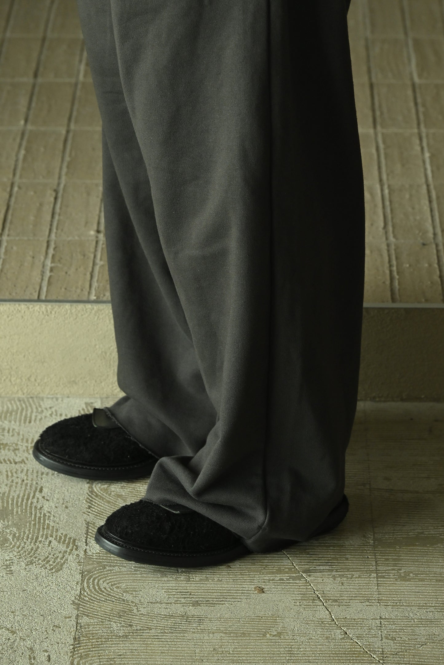 ANCELLM / SWEAT SLACKS -CHARCOAL