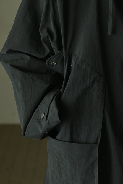ANCELLM / WRINKLED NYLON OVER HOODIE -BLACK