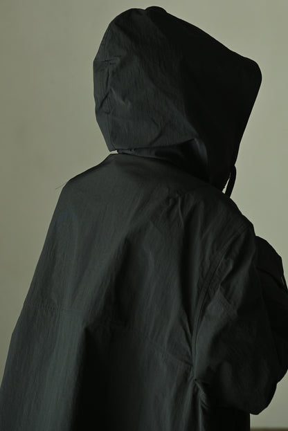 ANCELLM / WRINKLED NYLON OVER HOODIE -BLACK