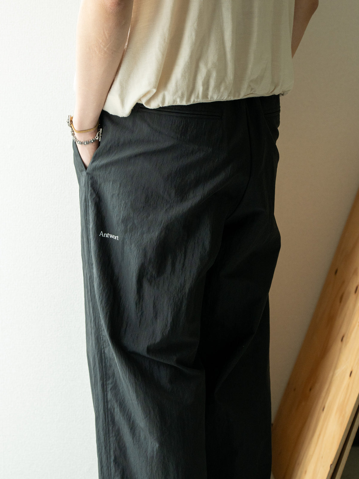 Antwort / DESIGN TEAM WIDE PANTS -BLACK – and father