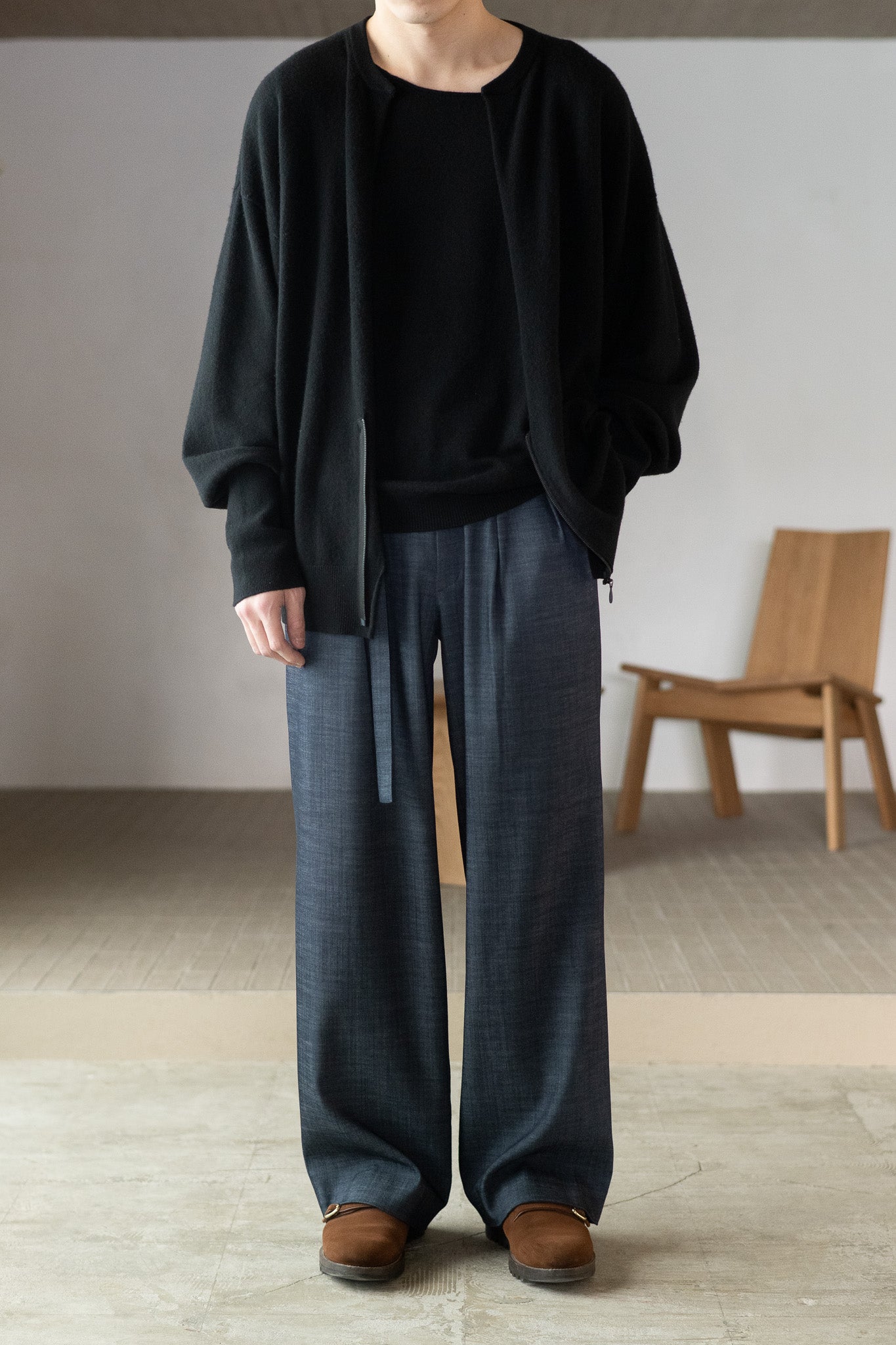 m's braque / exclusive / BELTED TUCKED BAGGY PANTS -NAVY