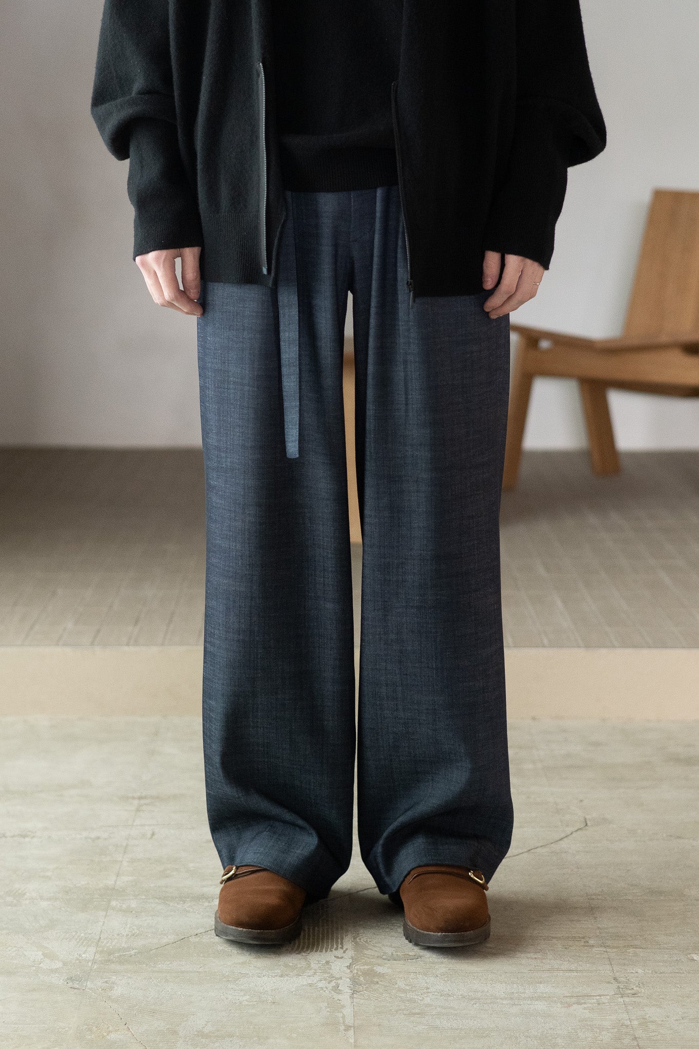 m's braque / exclusive / BELTED TUCKED BAGGY PANTS -NAVY