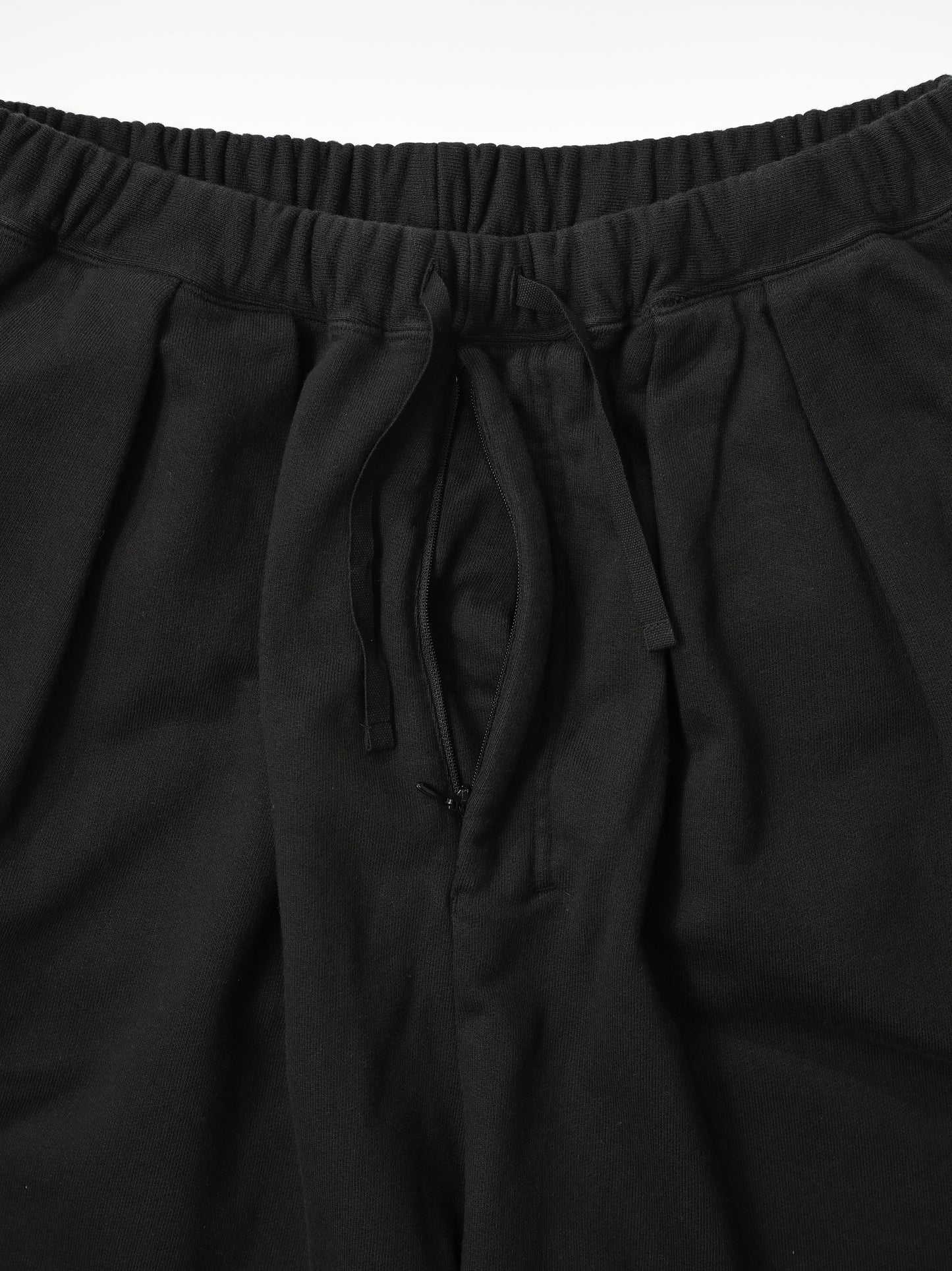 ANCELLM / 3/4 TUCK SWEAT SHORTS -BLACK