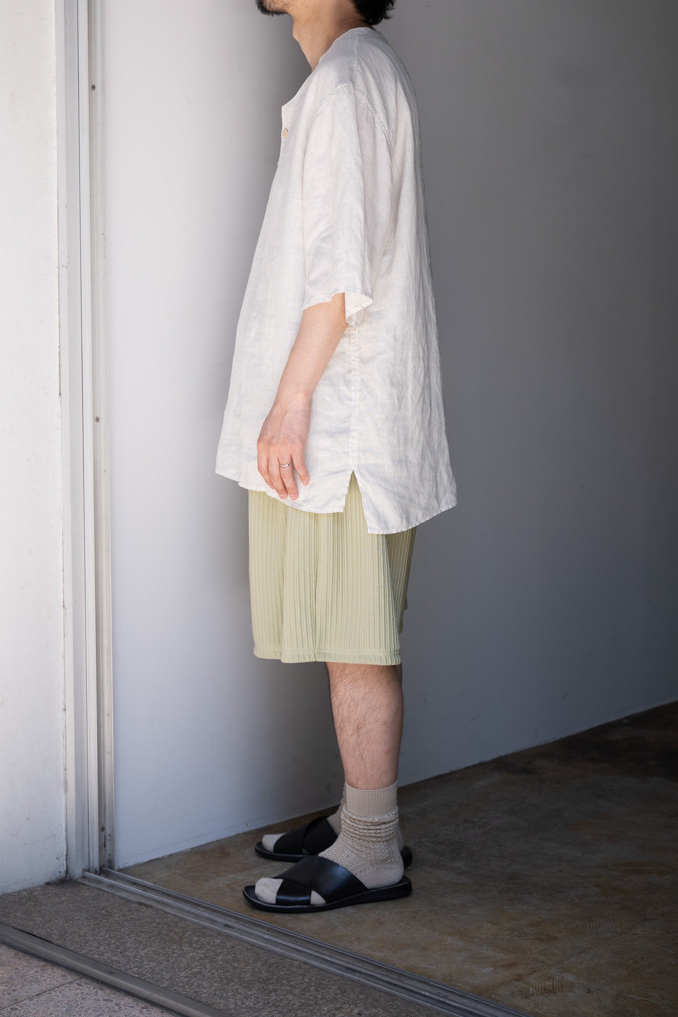 ANCELLM / WRINKLED STRIPE TUCK SHORT PANTS -WASABI – and father
