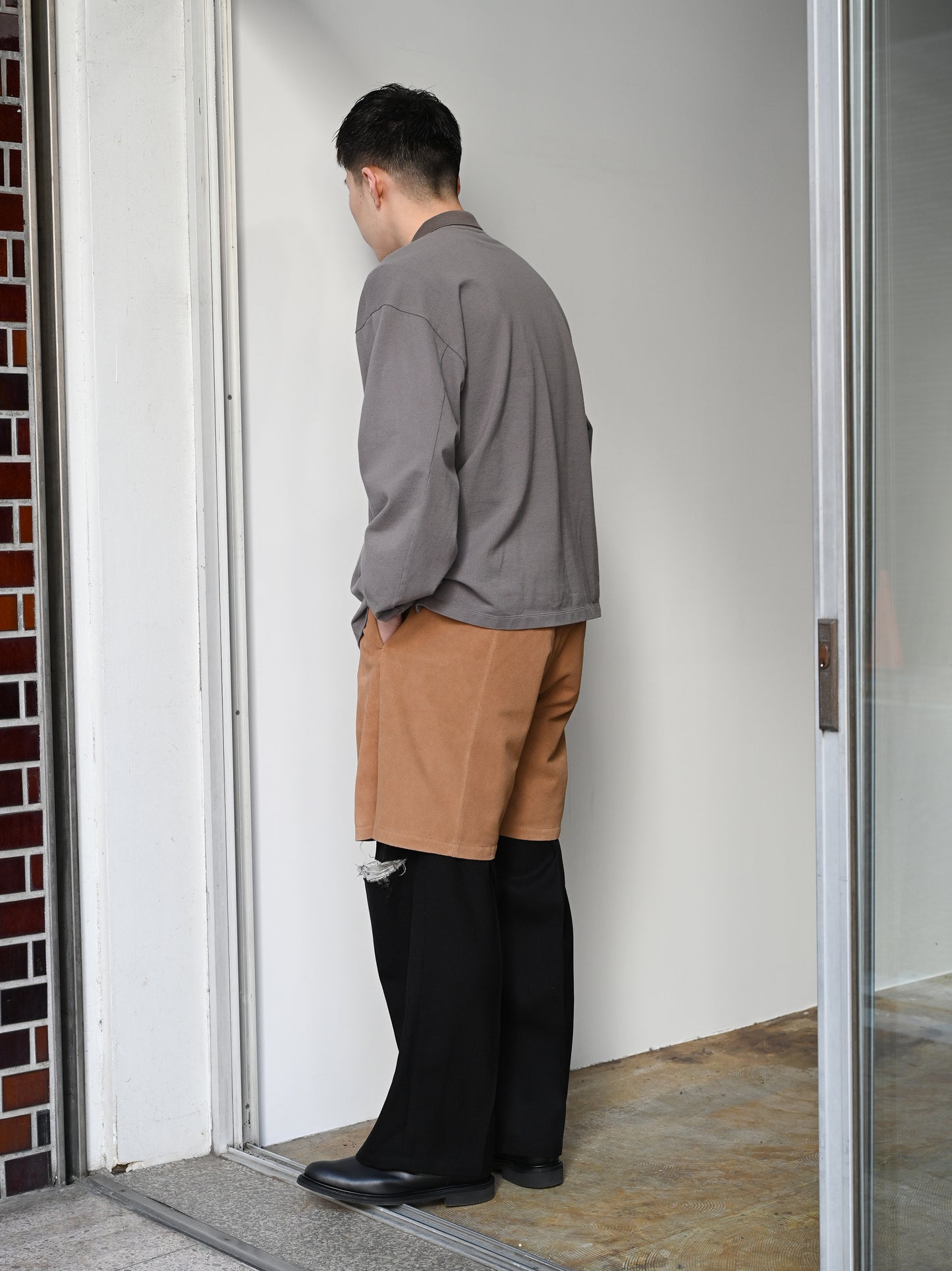 ANCELLM / SUEDE TUCK WIDE SHORTS -BROWN