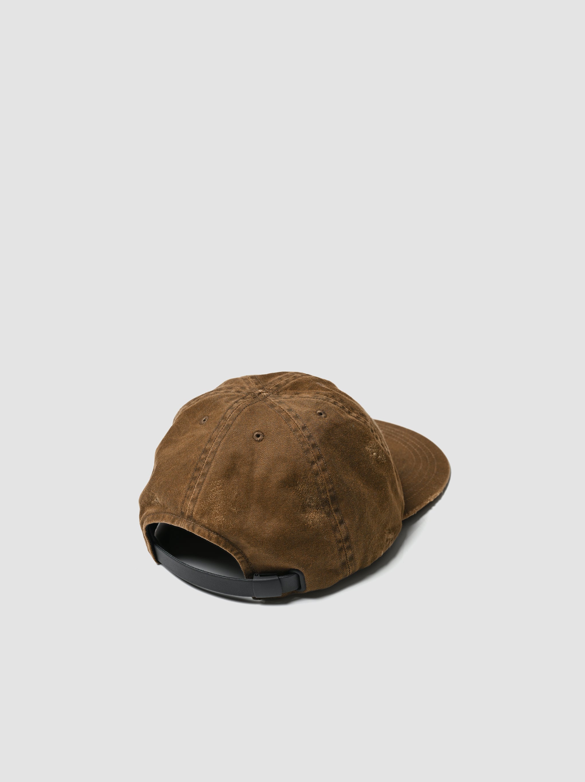 COMESANDGOES / PIGMENT DYE CAP(ダメージ) -BROWN