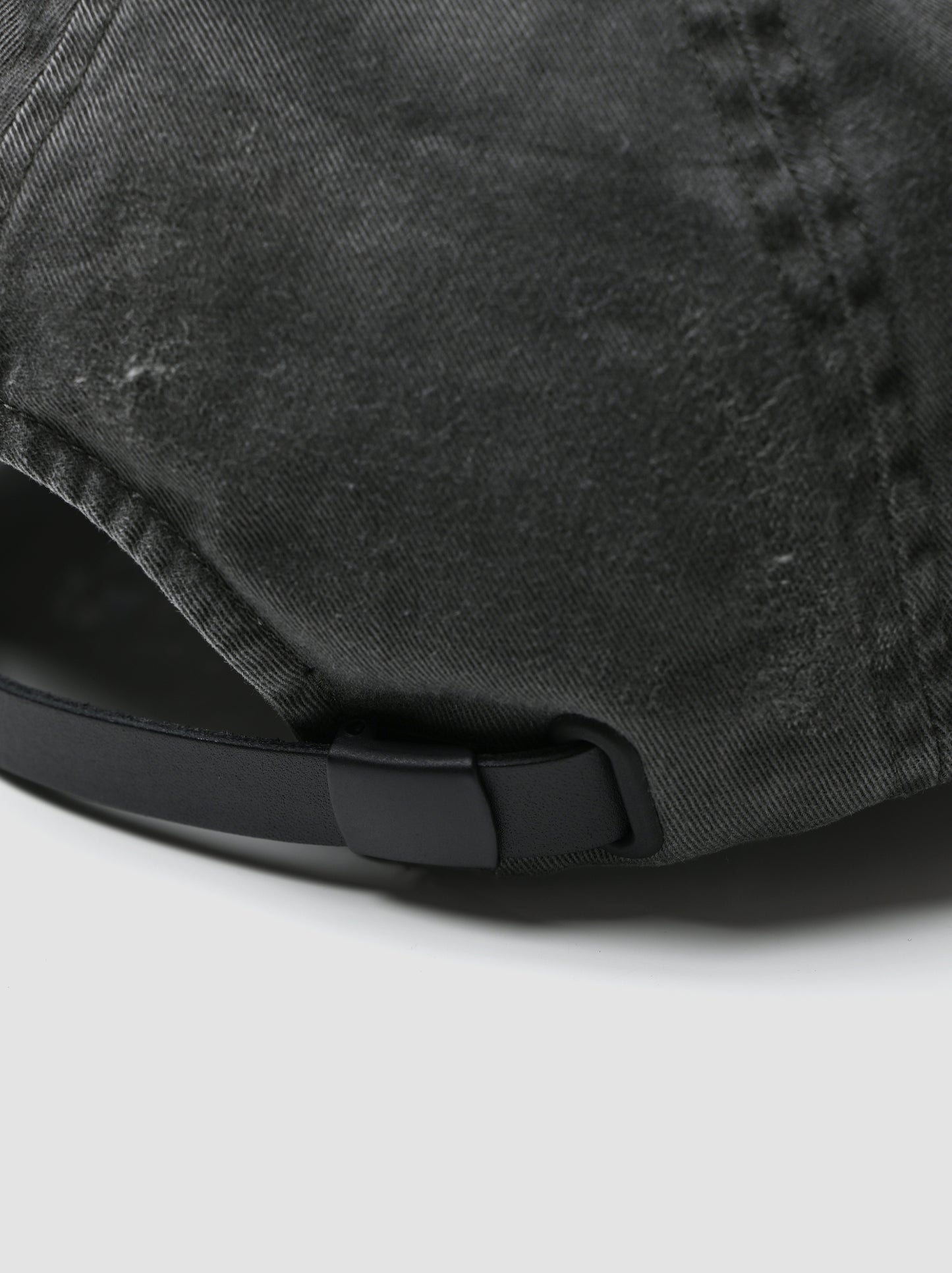 COMESANDGOES / PIGMENT DYE CAP(ダメージ) -CHARCOAL