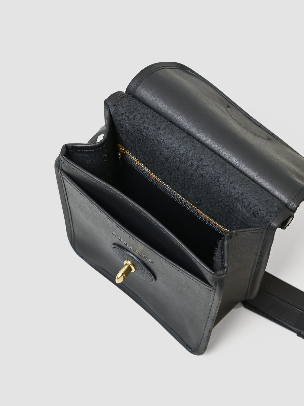 AUBERGE / MADISON - BLACK × BLACK