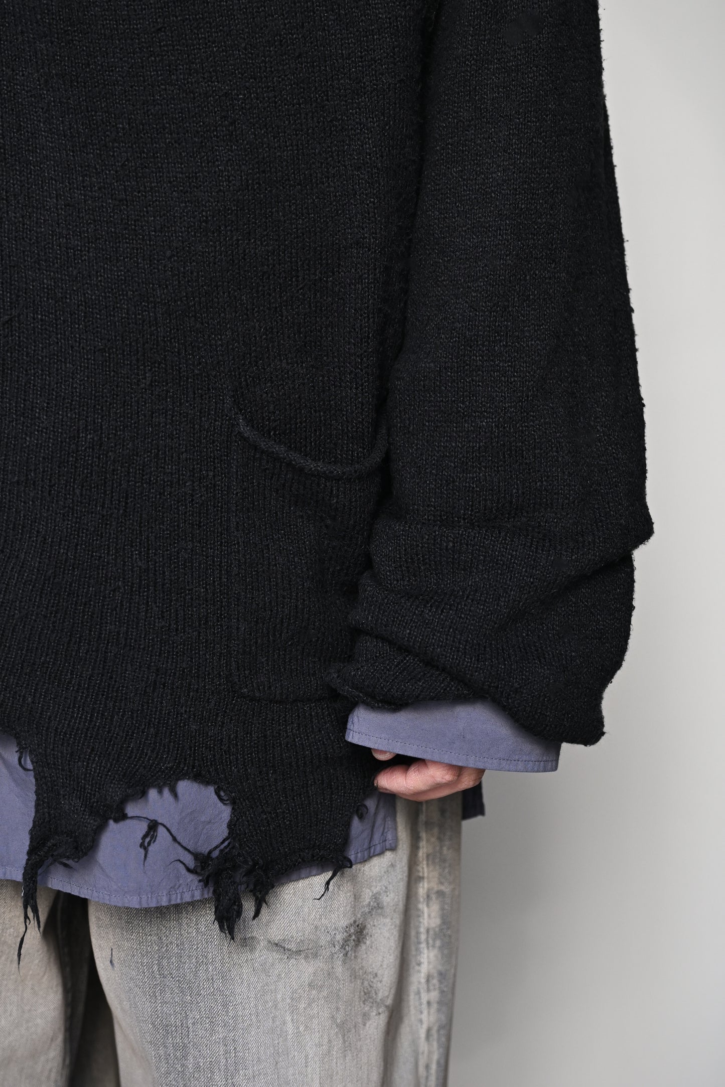 ANCELLM / DAMAGE SILK UVNECK KNIT -BLACK