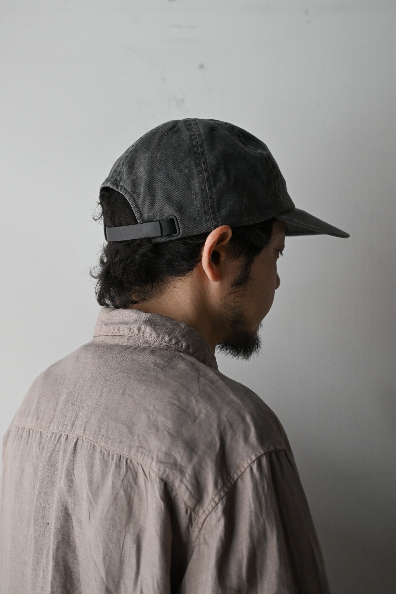 COMESANDGOES / PIGMENT DYE CAP(ダメージ) -CHARCOAL