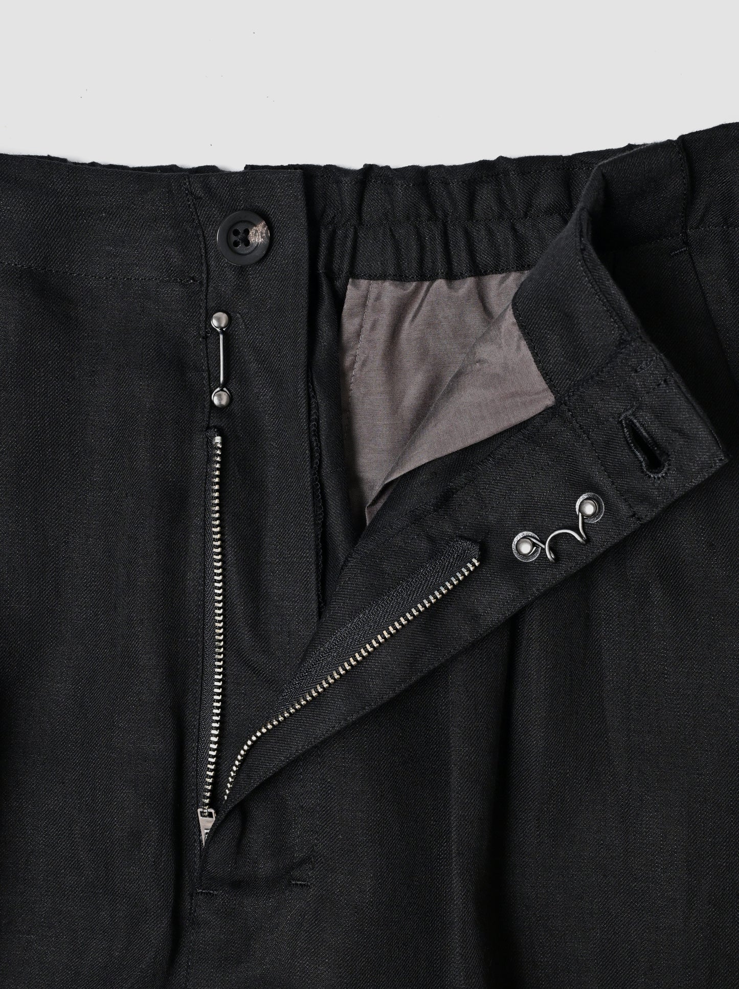 ANCELLM / 100/S LINEN TUCK SLACKS -BLACK