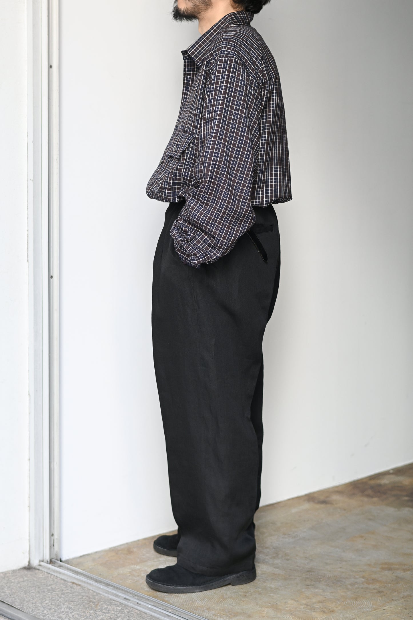 ANCELLM / 100/S LINEN TUCK SLACKS -BLACK