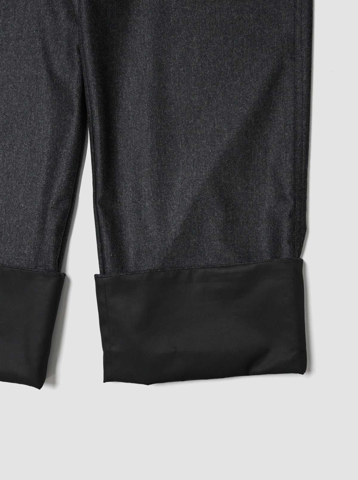 calmato / fragment_pt_09 -charcoal