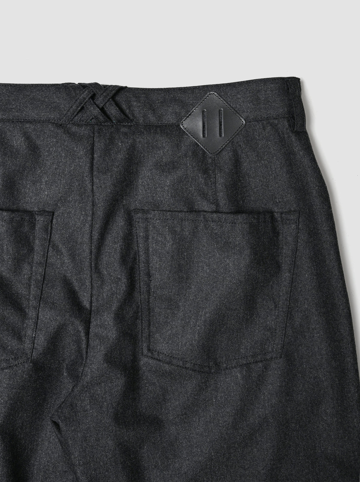 calmato / fragment_pt_09 -charcoal