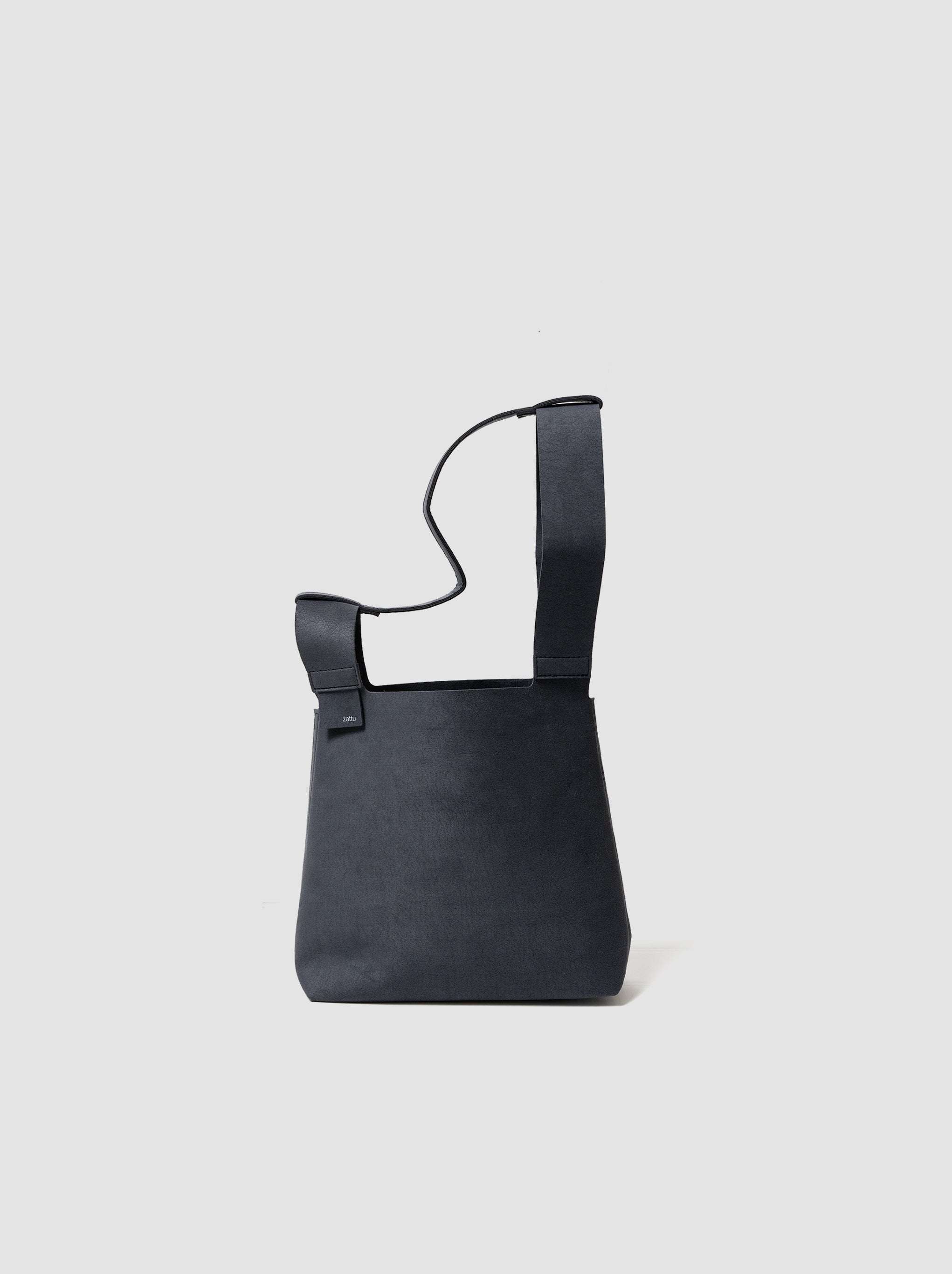 zattu / CONCH -OFF BLACK