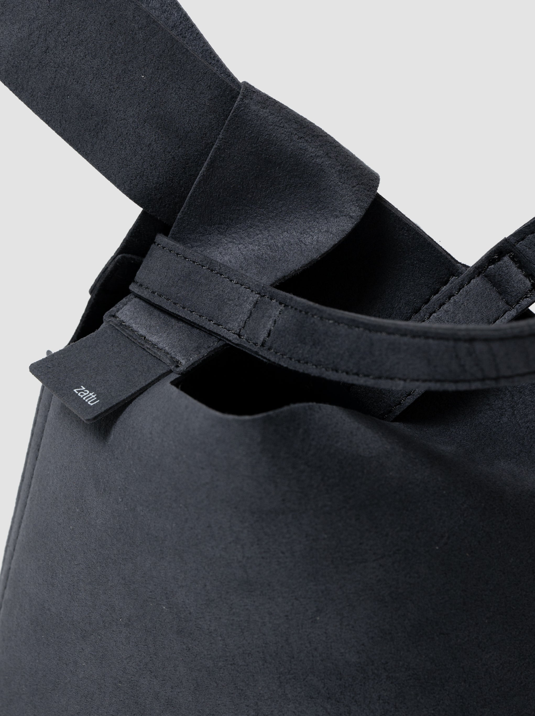 zattu / CONCH -OFF BLACK