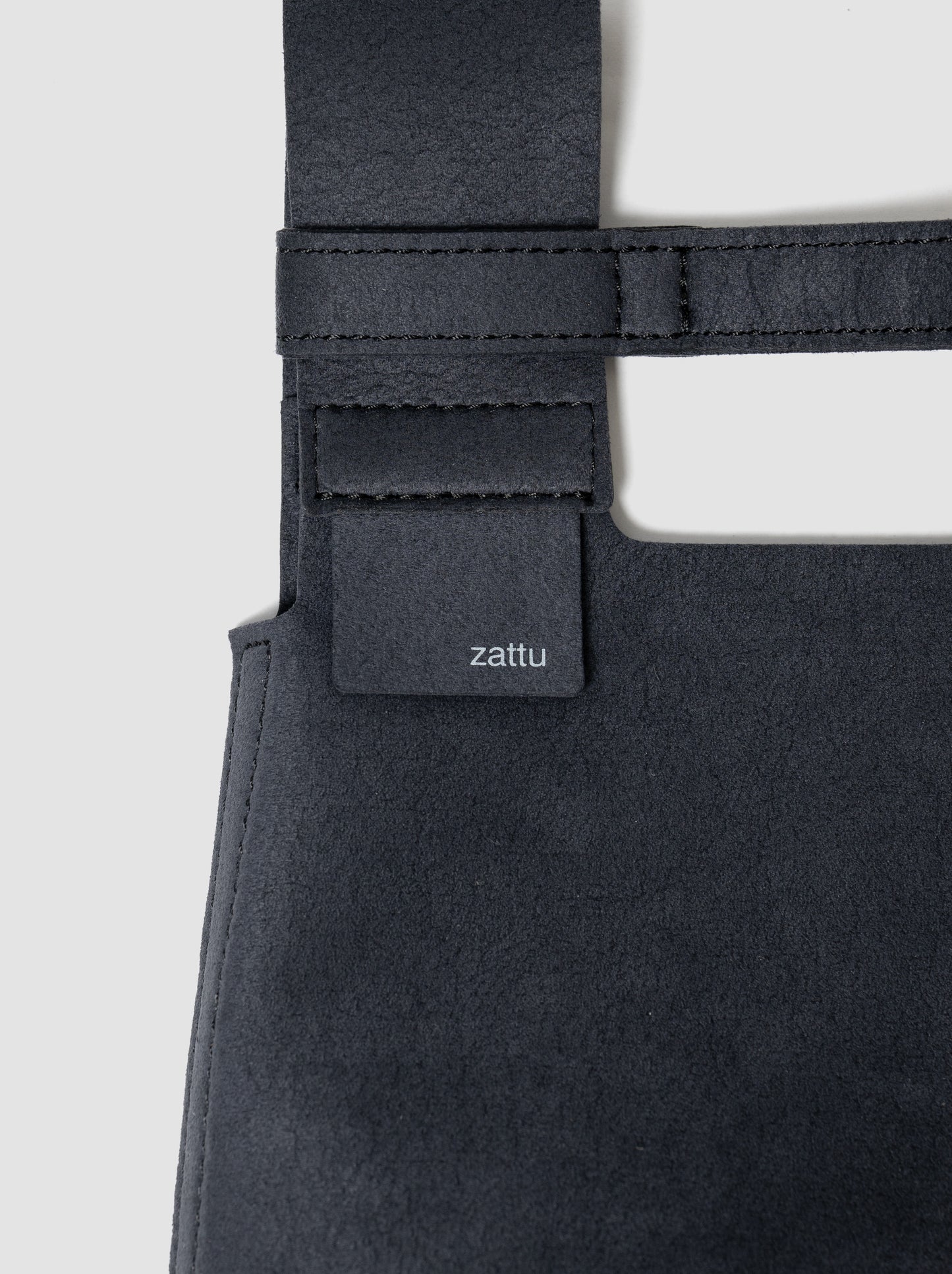 zattu / CONCH -OFF BLACK