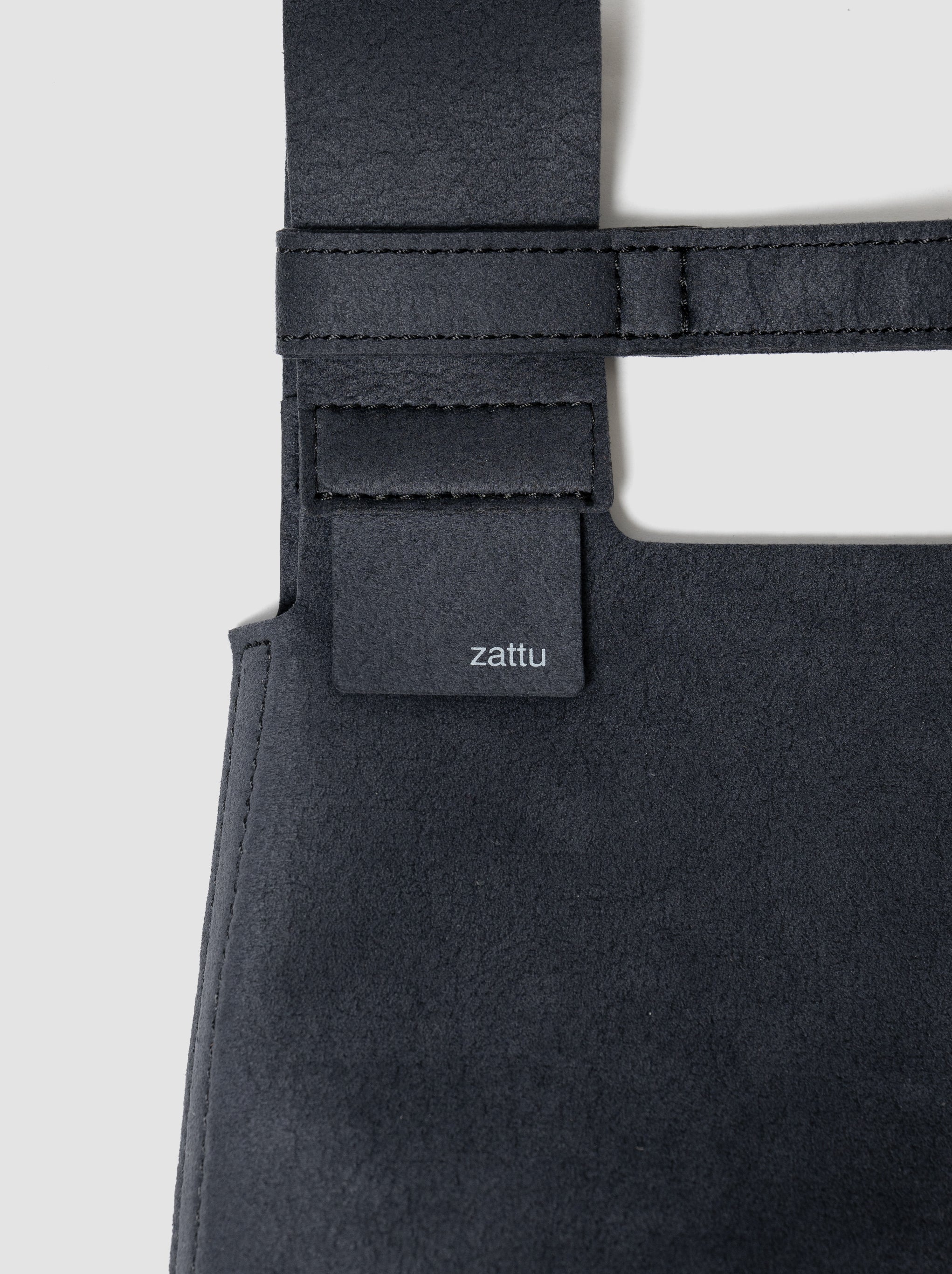 zattu / CONCH -OFF BLACK